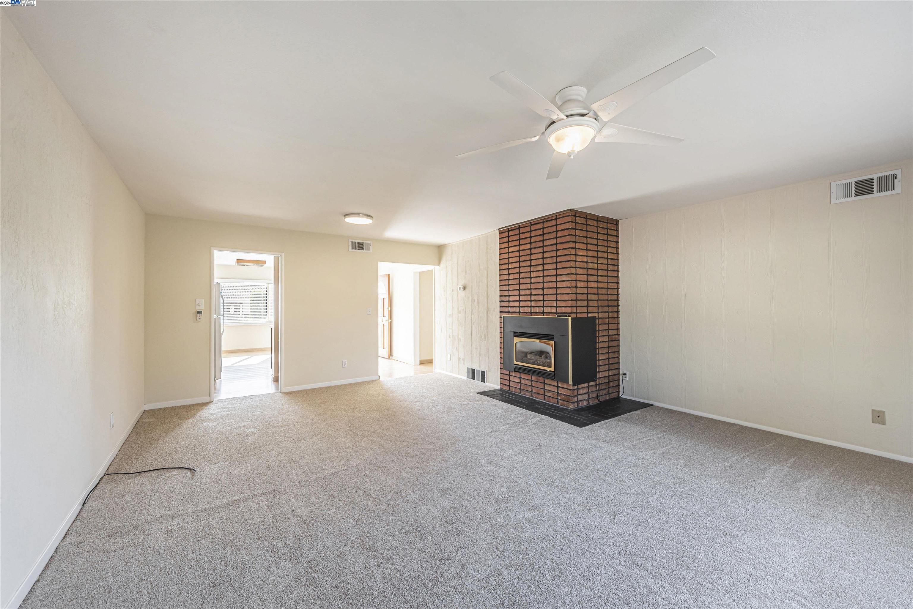 910 Emerald Ave