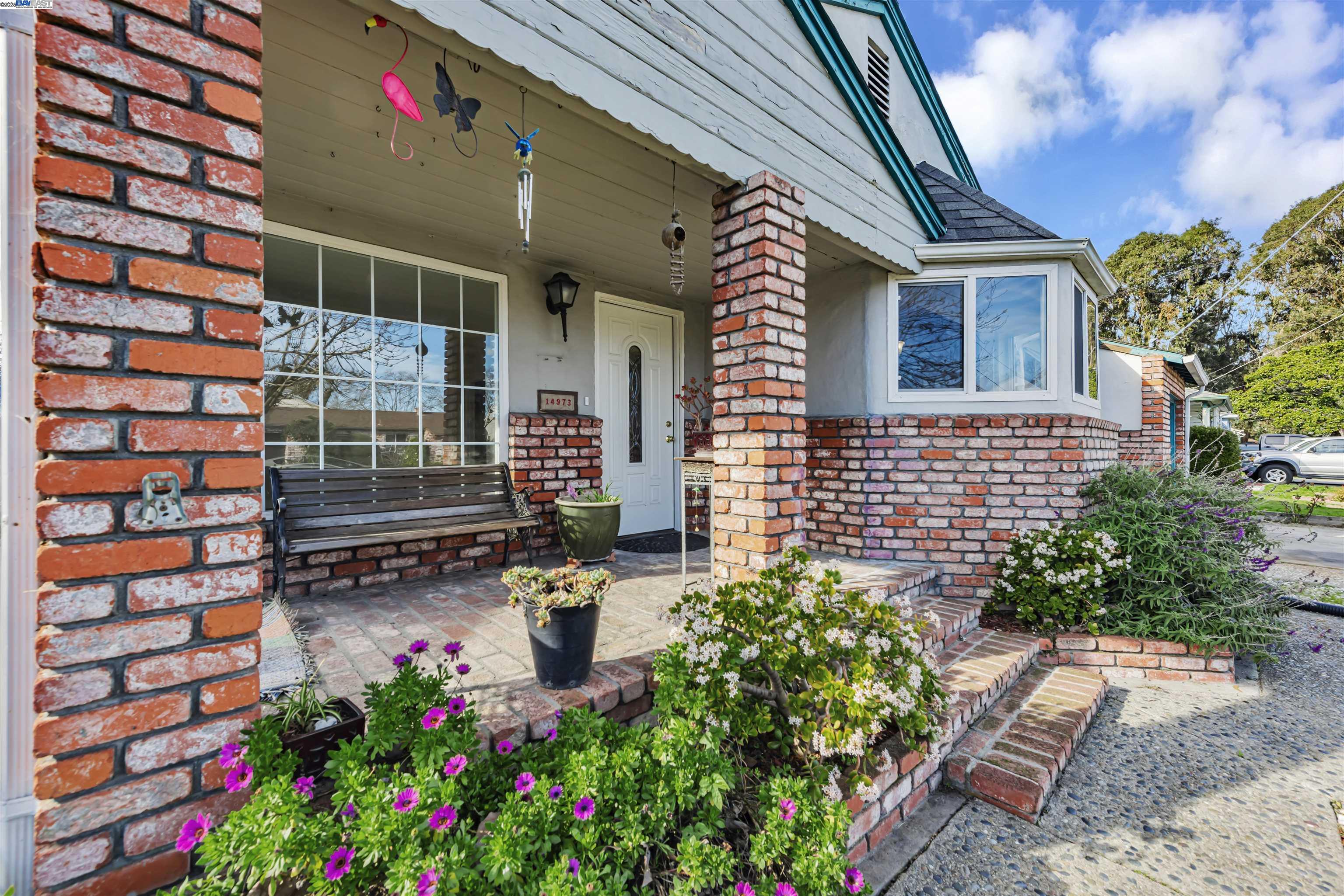 14973 Endicott St