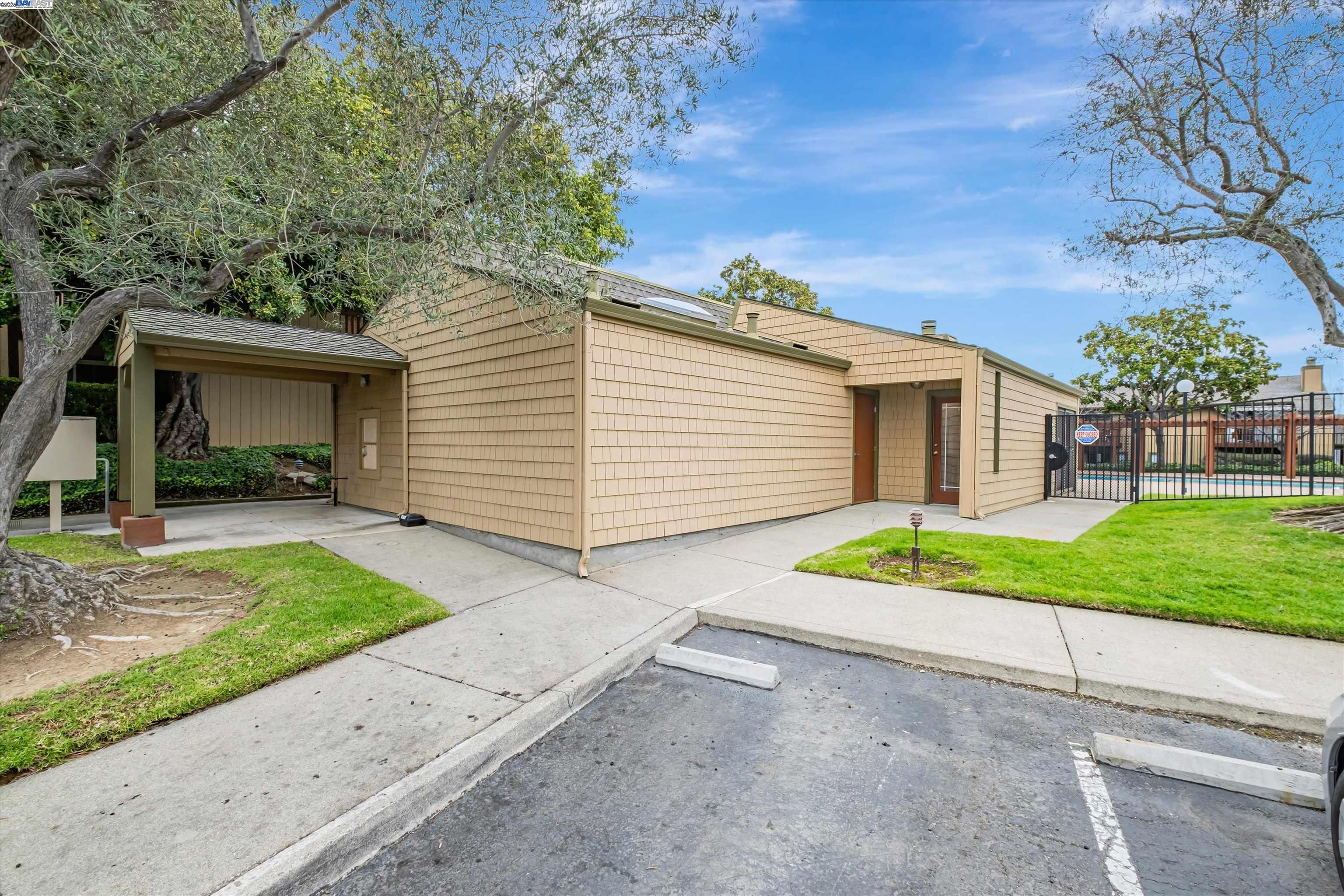 20111 W Ridge Ct # 4