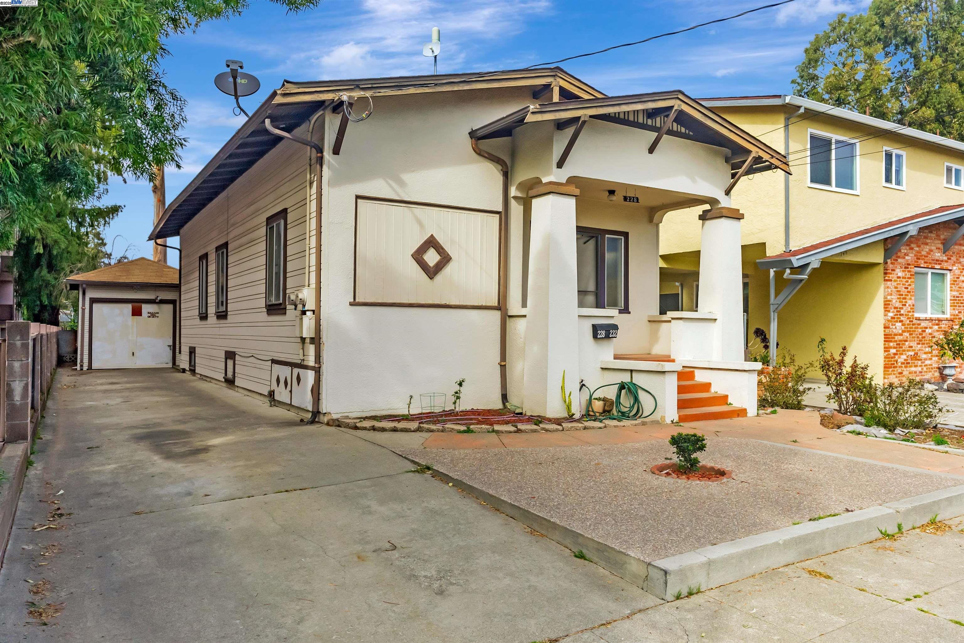 232 Chumalia St