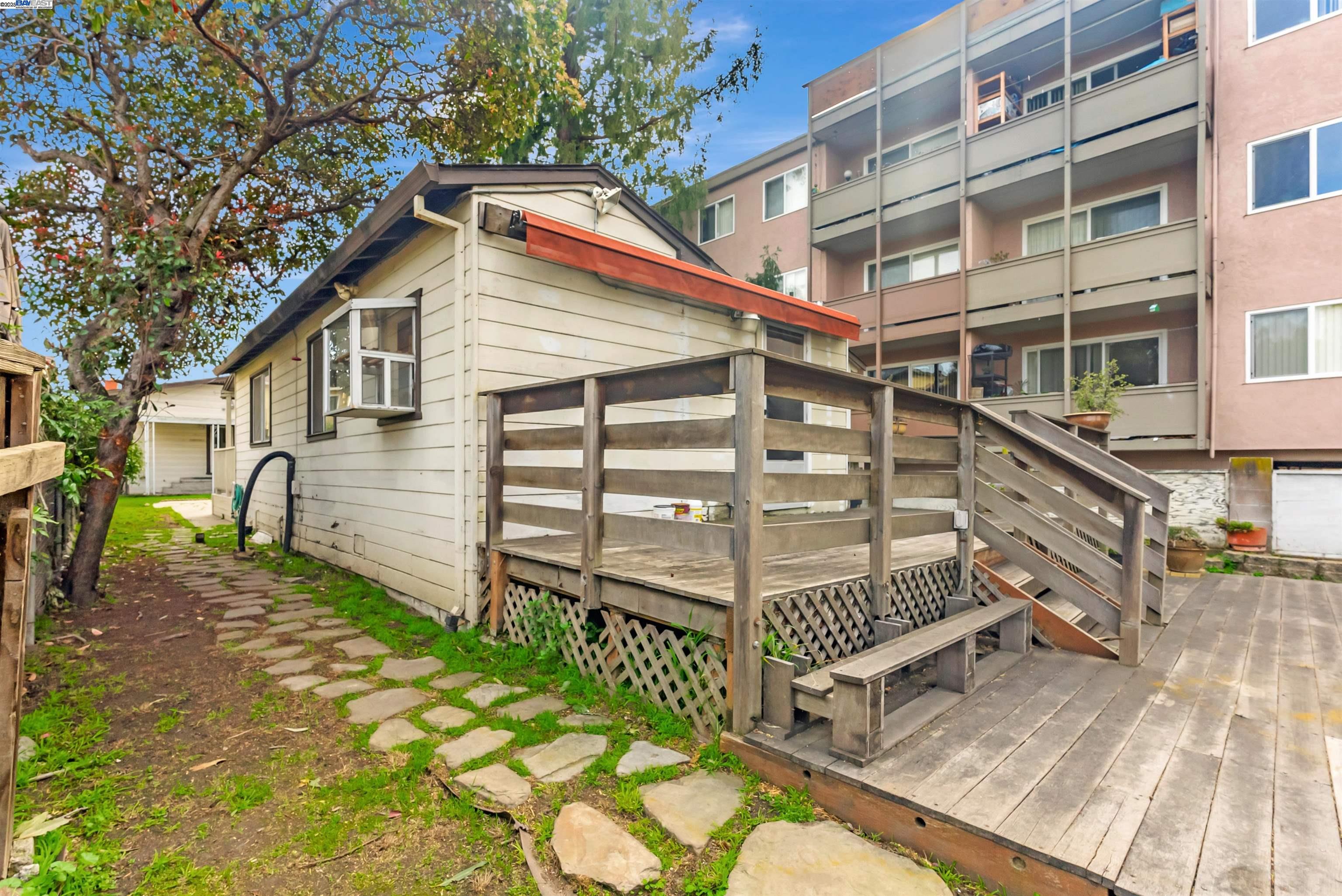232 Chumalia St