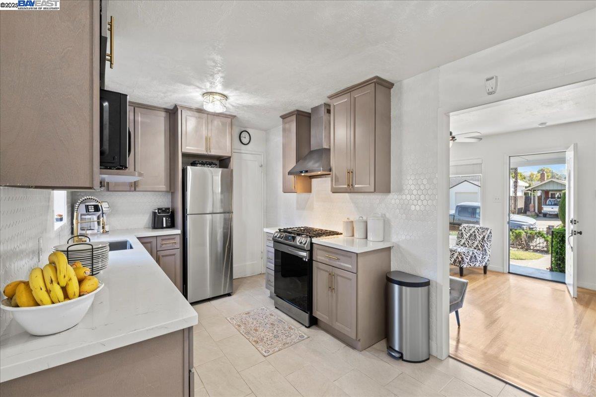 21953 Ada St