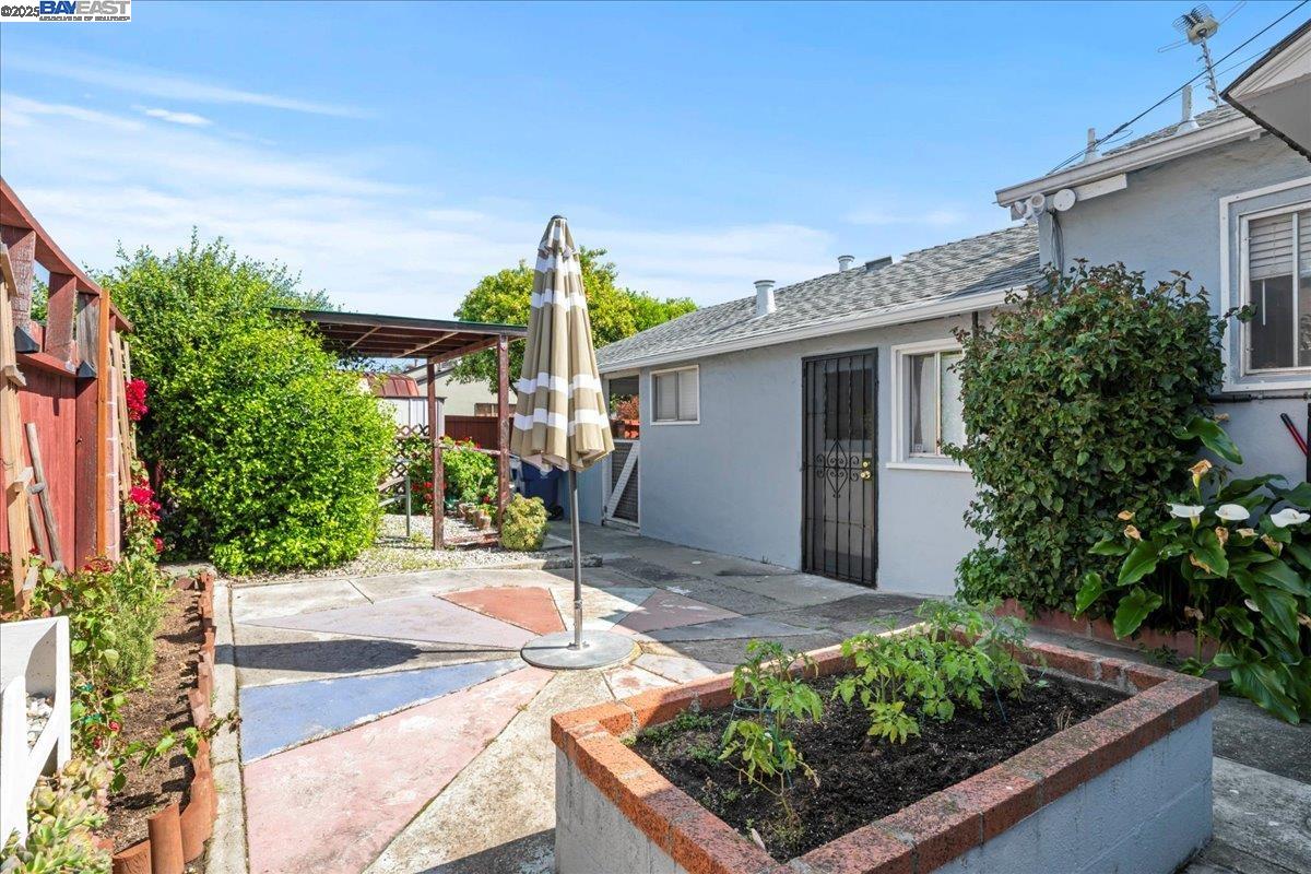 21953 Ada St