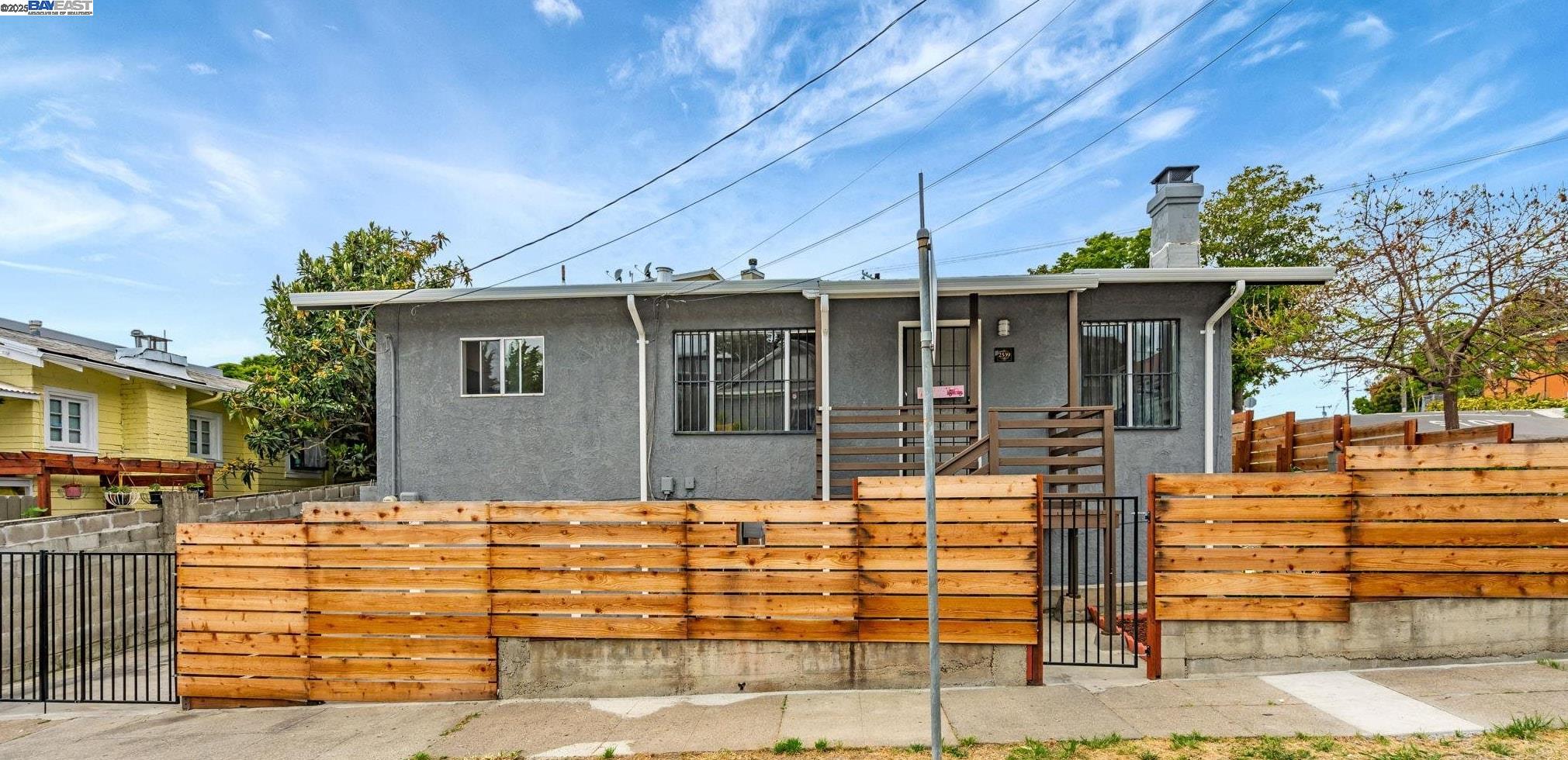 2539 Highland Ave