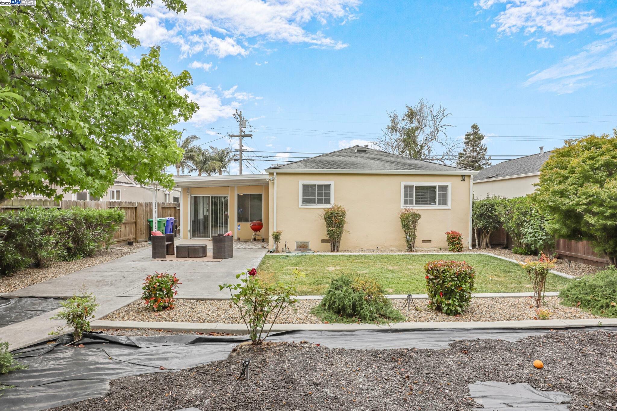 1802 Bandoni Ave