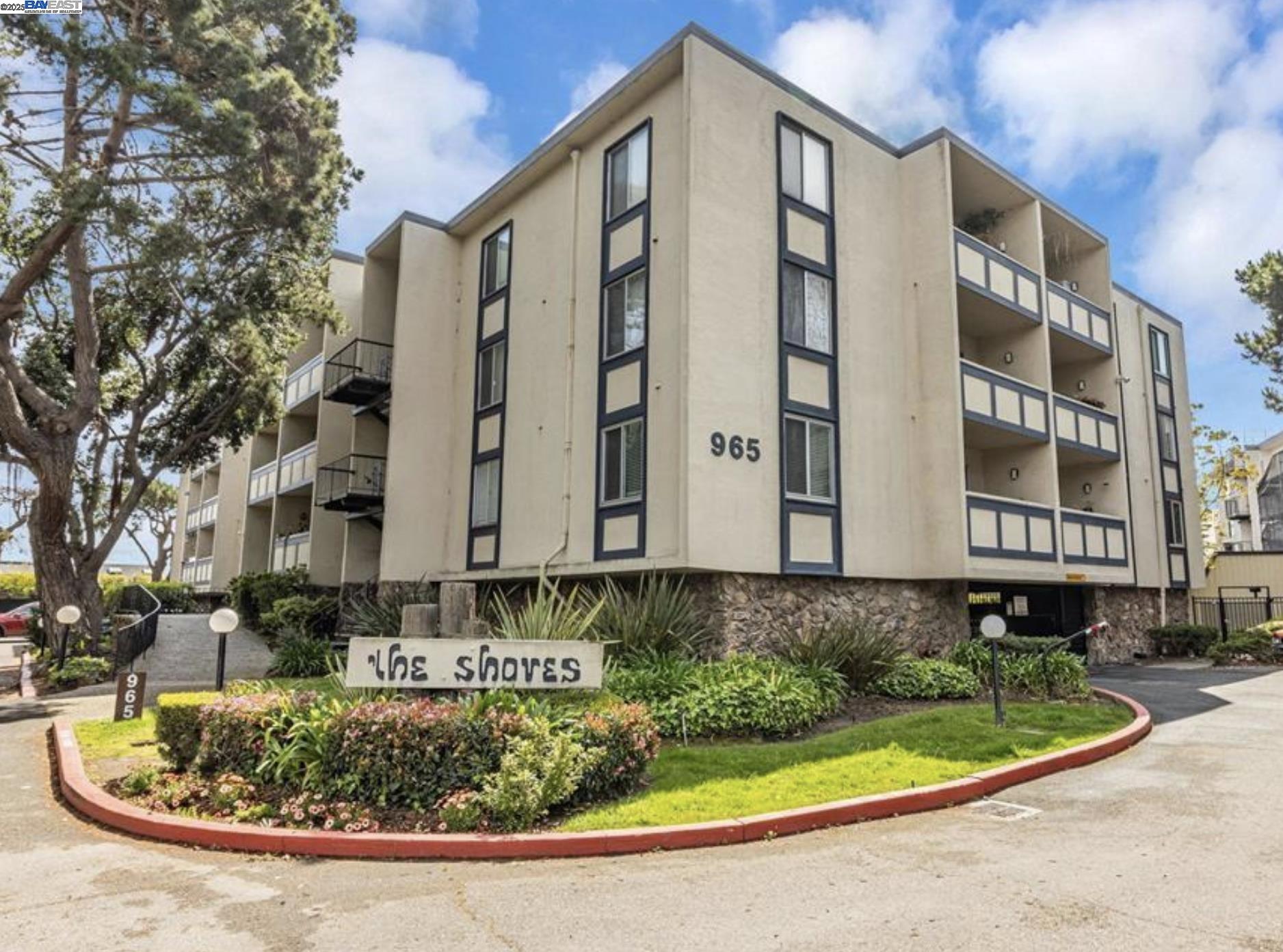 965 Shorepoint Ct #200