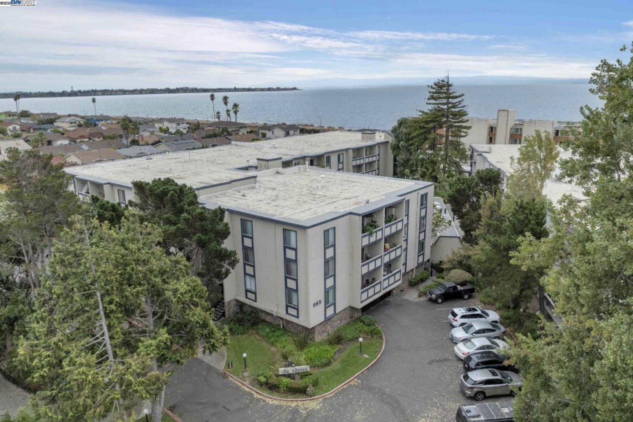 965 Shorepoint Ct #200