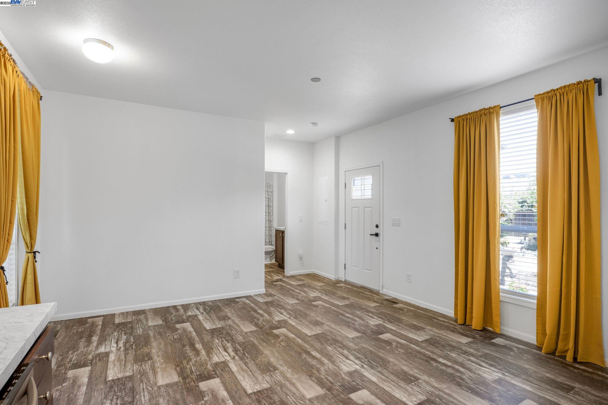 552 Stonehaven Ct