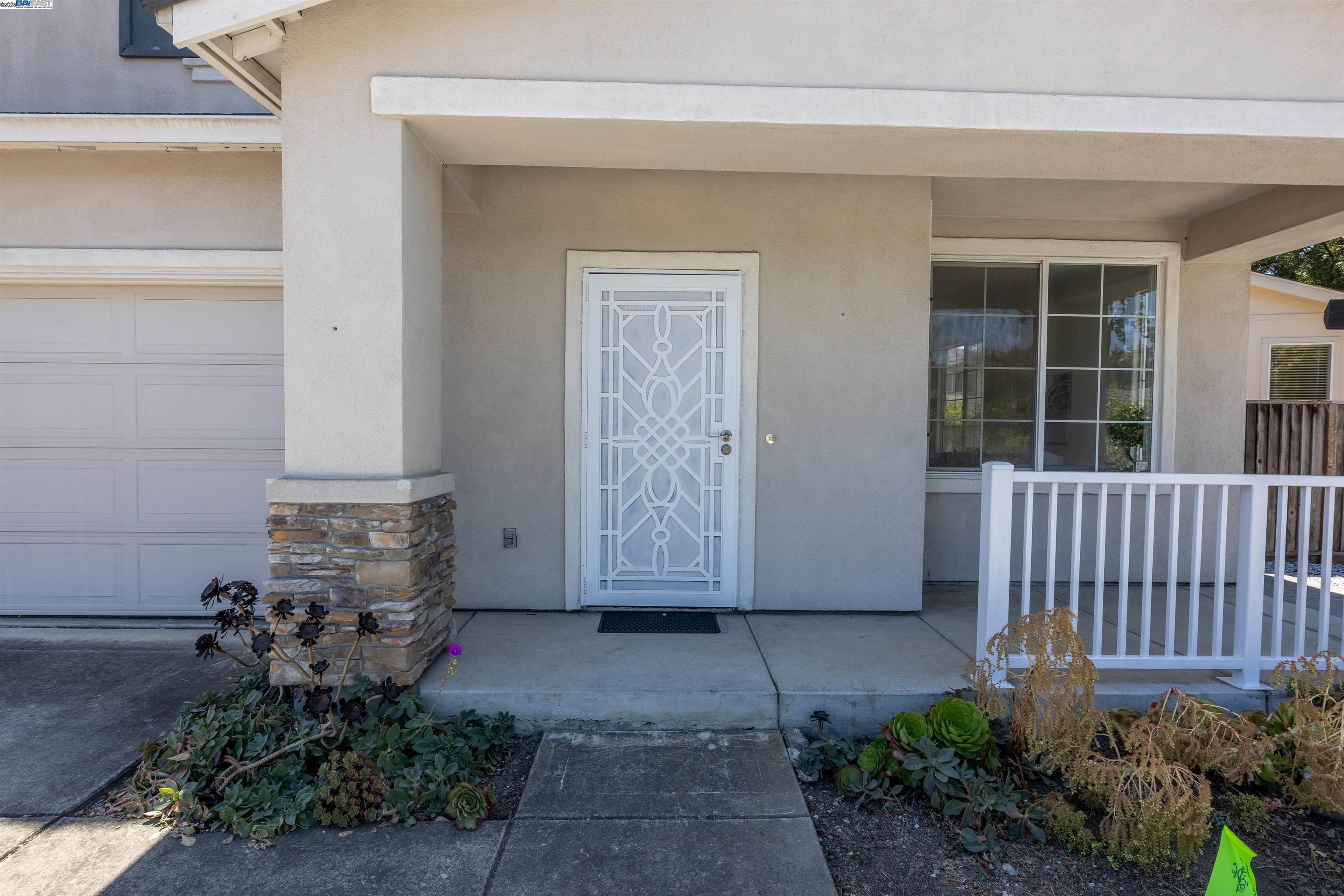 552 Stonehaven Ct
