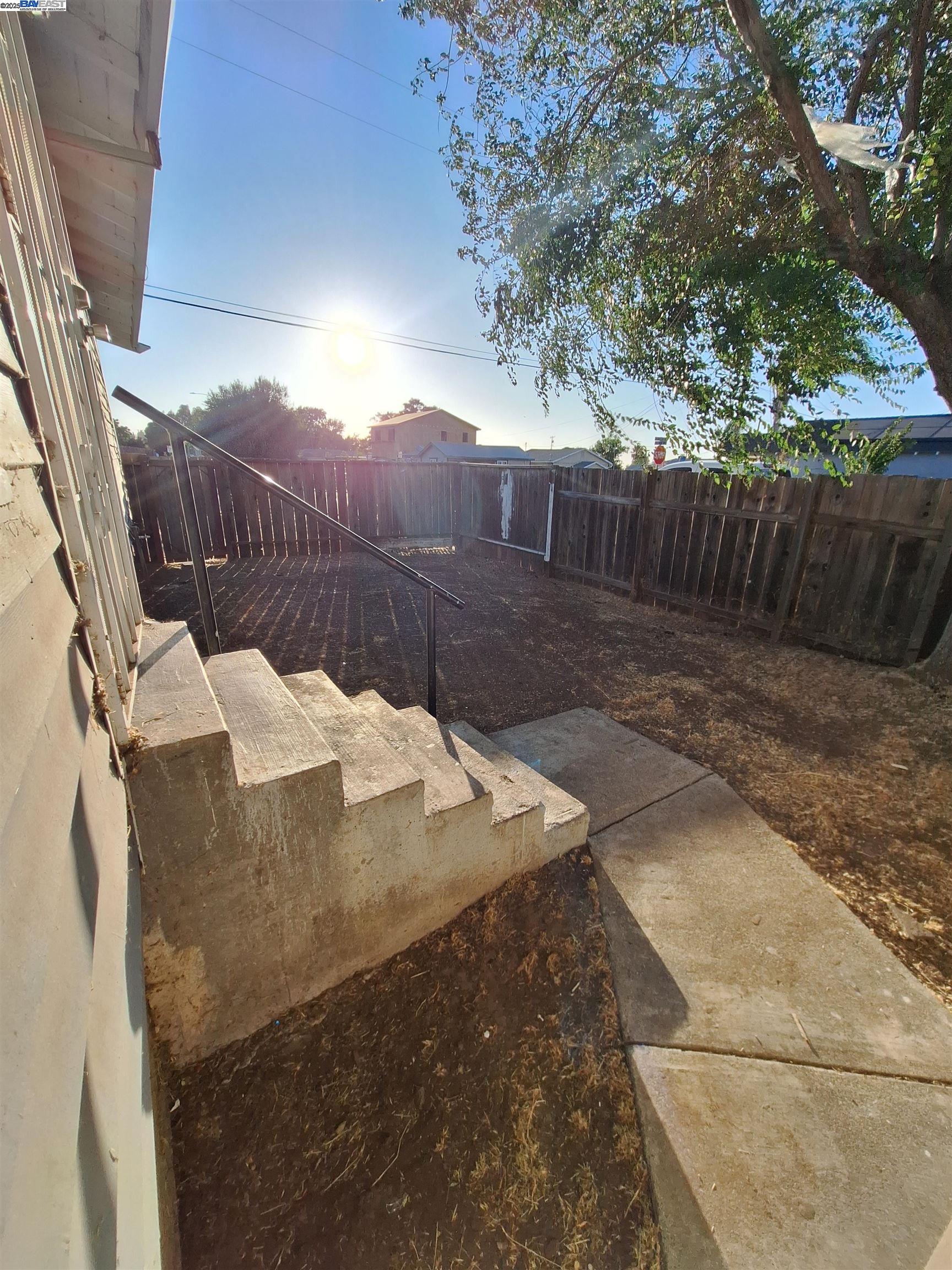 118 Poinsettia Ave