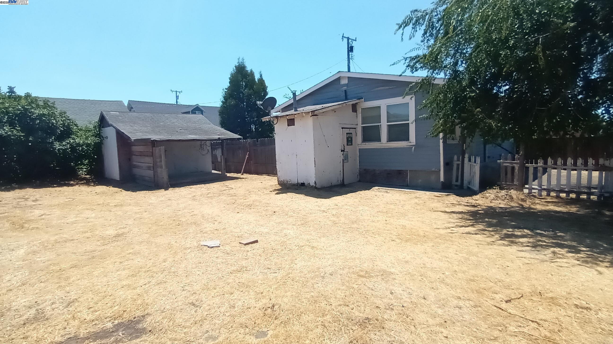 118 Poinsettia Ave
