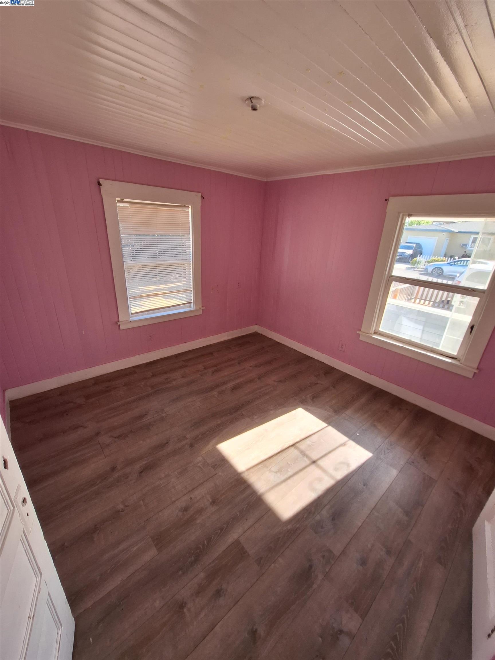 118 Poinsettia Ave