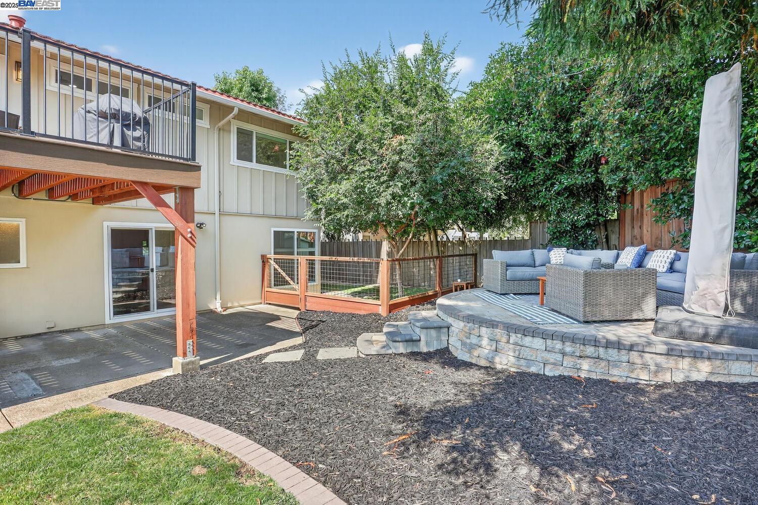 3274 Red Leaf Ct
