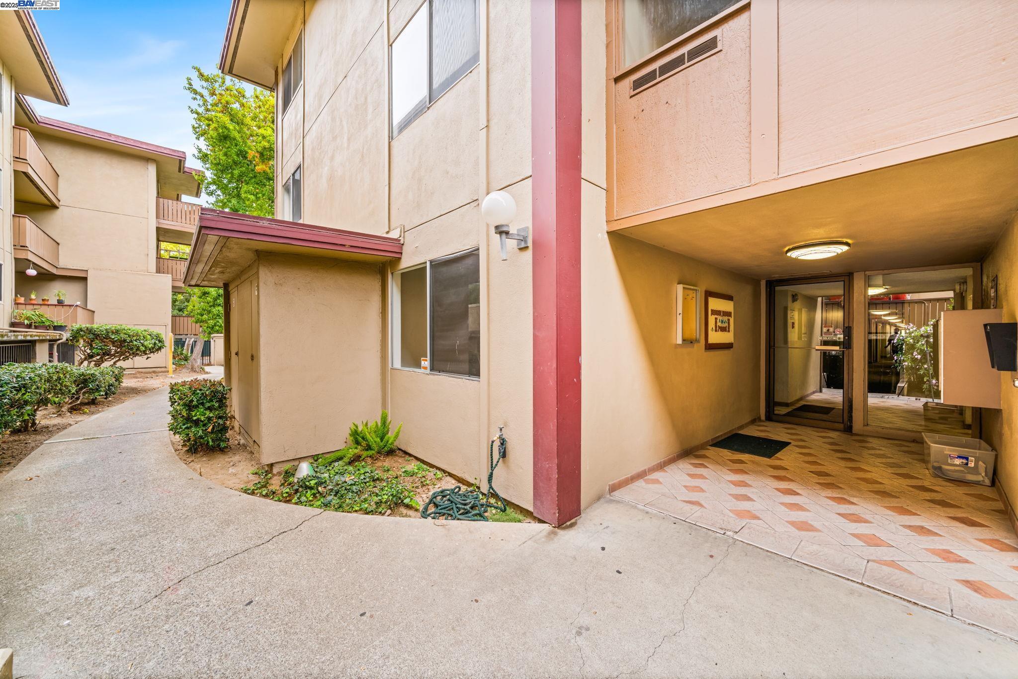 1327 Webster St # B101