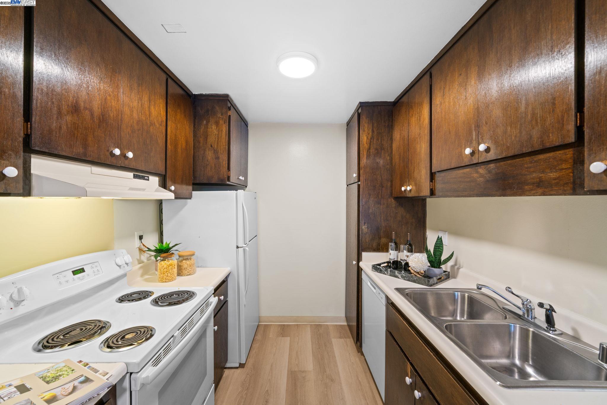 1327 Webster St # B101