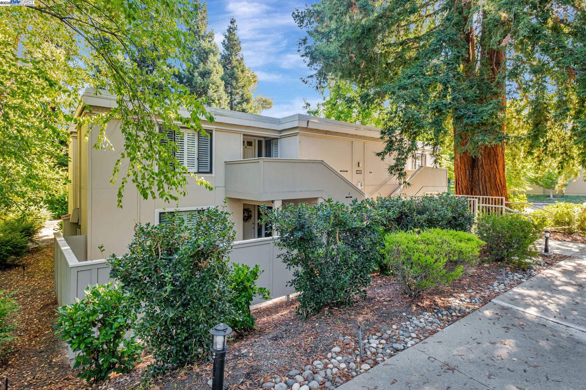 1400 Golden Rain Rd # 3