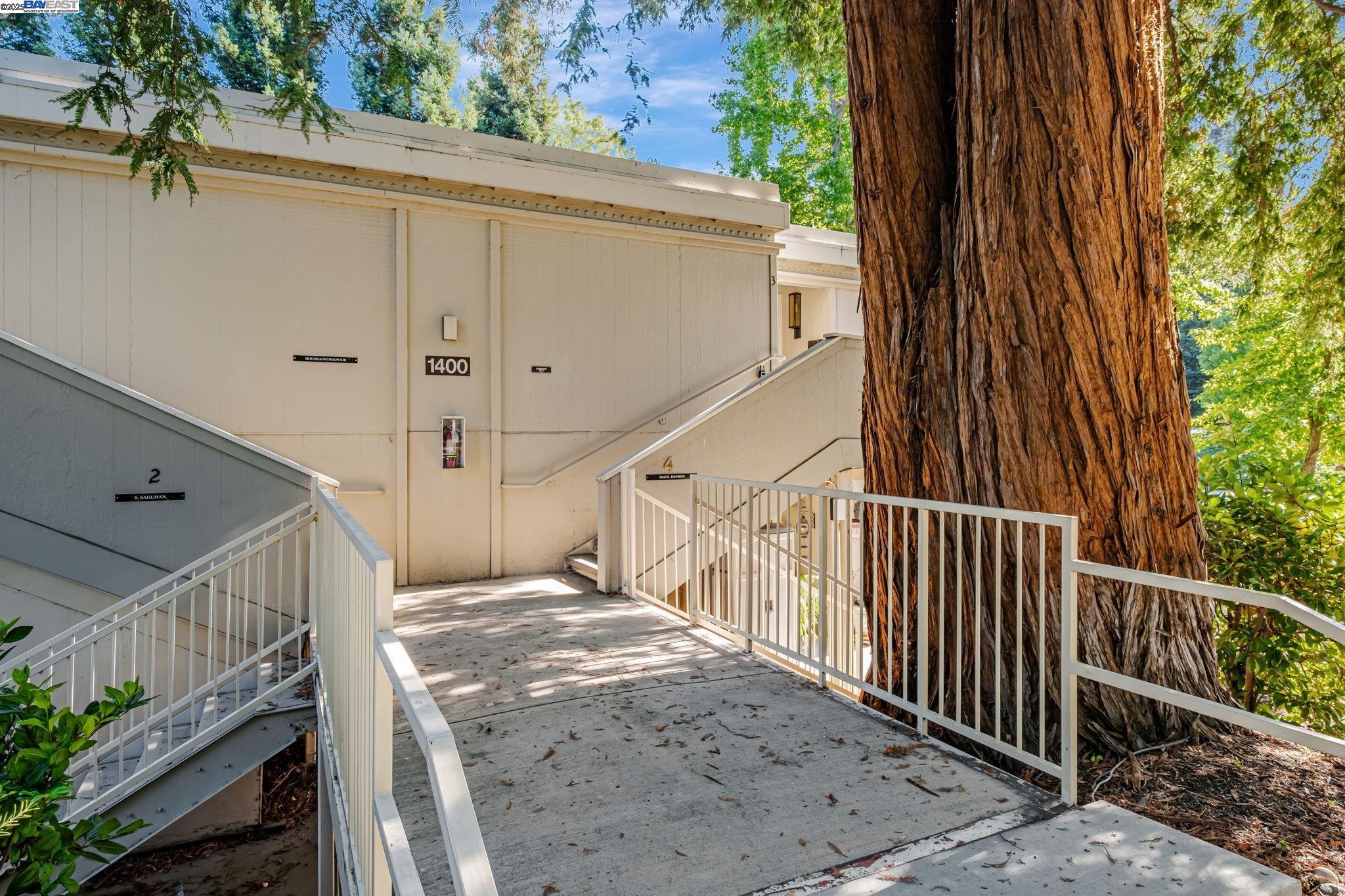 1400 Golden Rain Rd # 3