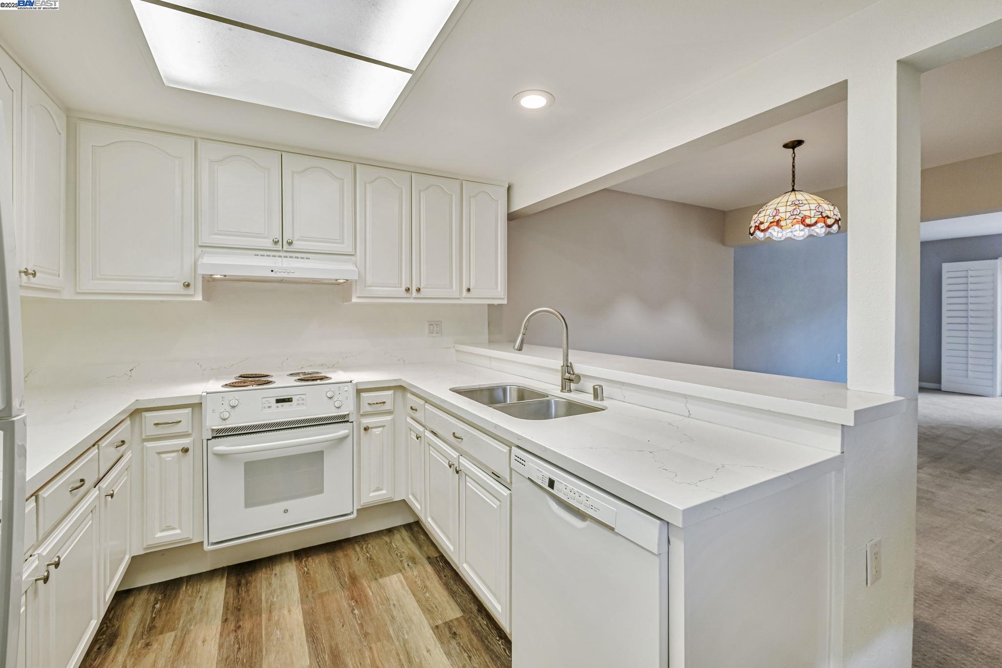 1400 Golden Rain Rd # 3