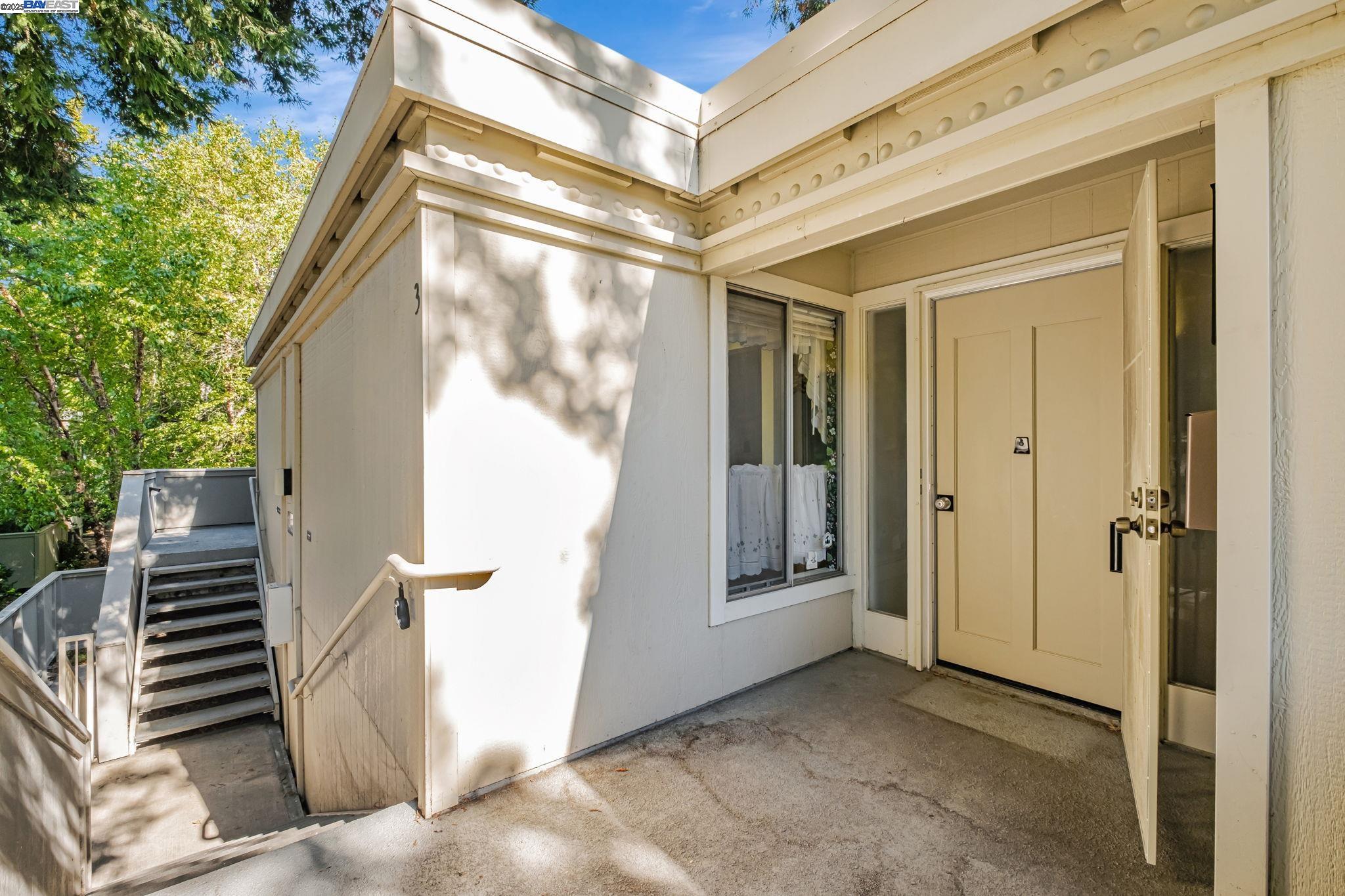 1400 Golden Rain Rd # 3