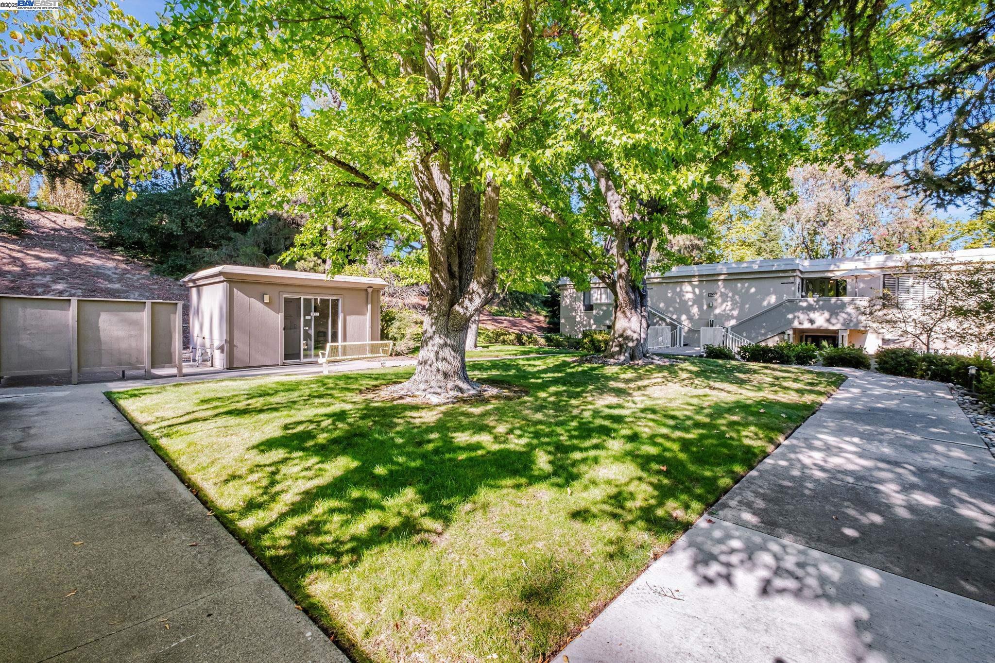 1400 Golden Rain Rd # 3