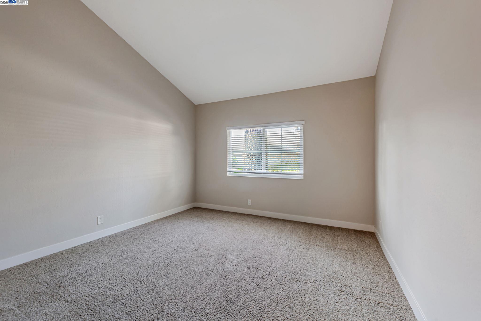 2460 Dundee Ct