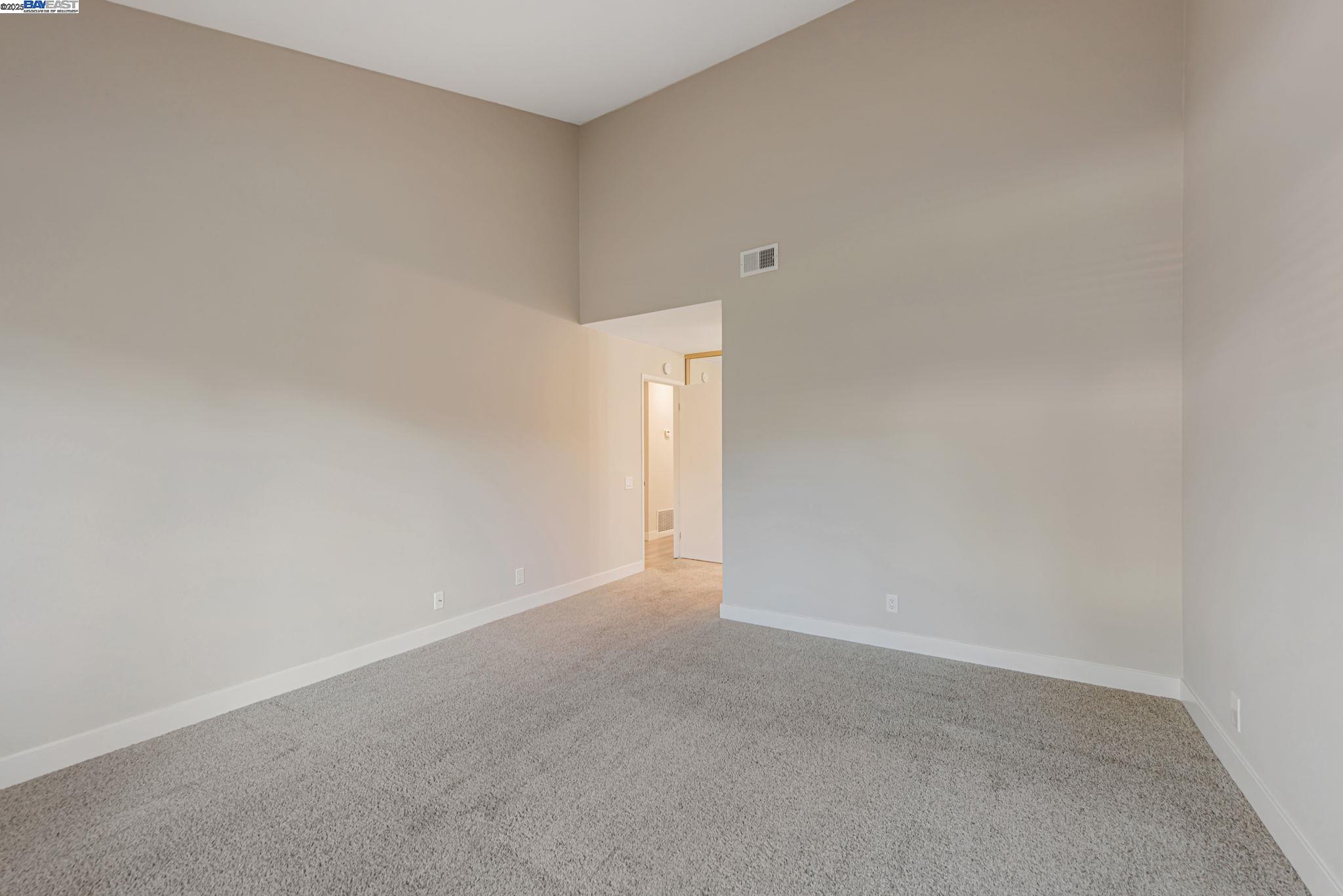 2460 Dundee Ct