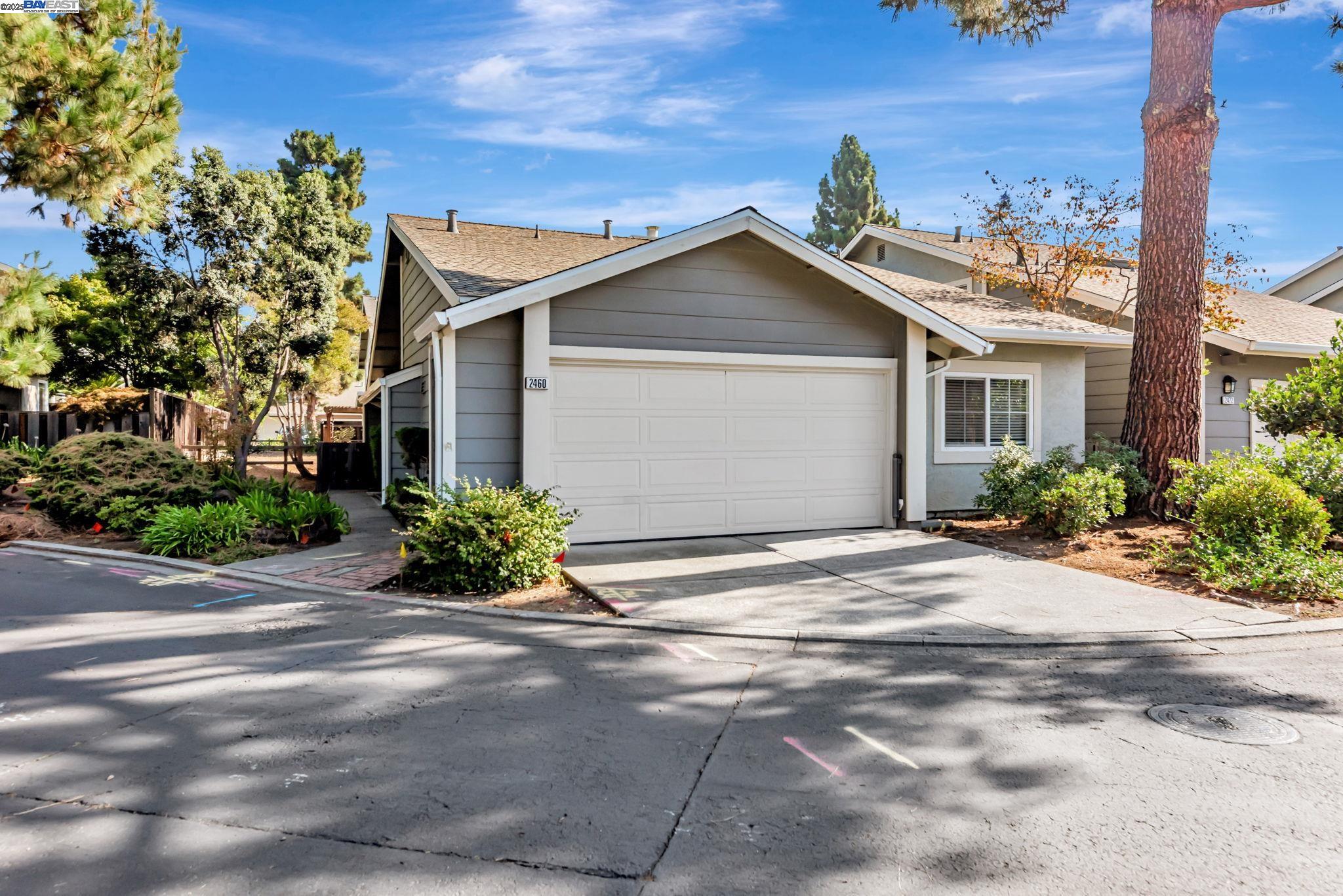 2460 Dundee Ct