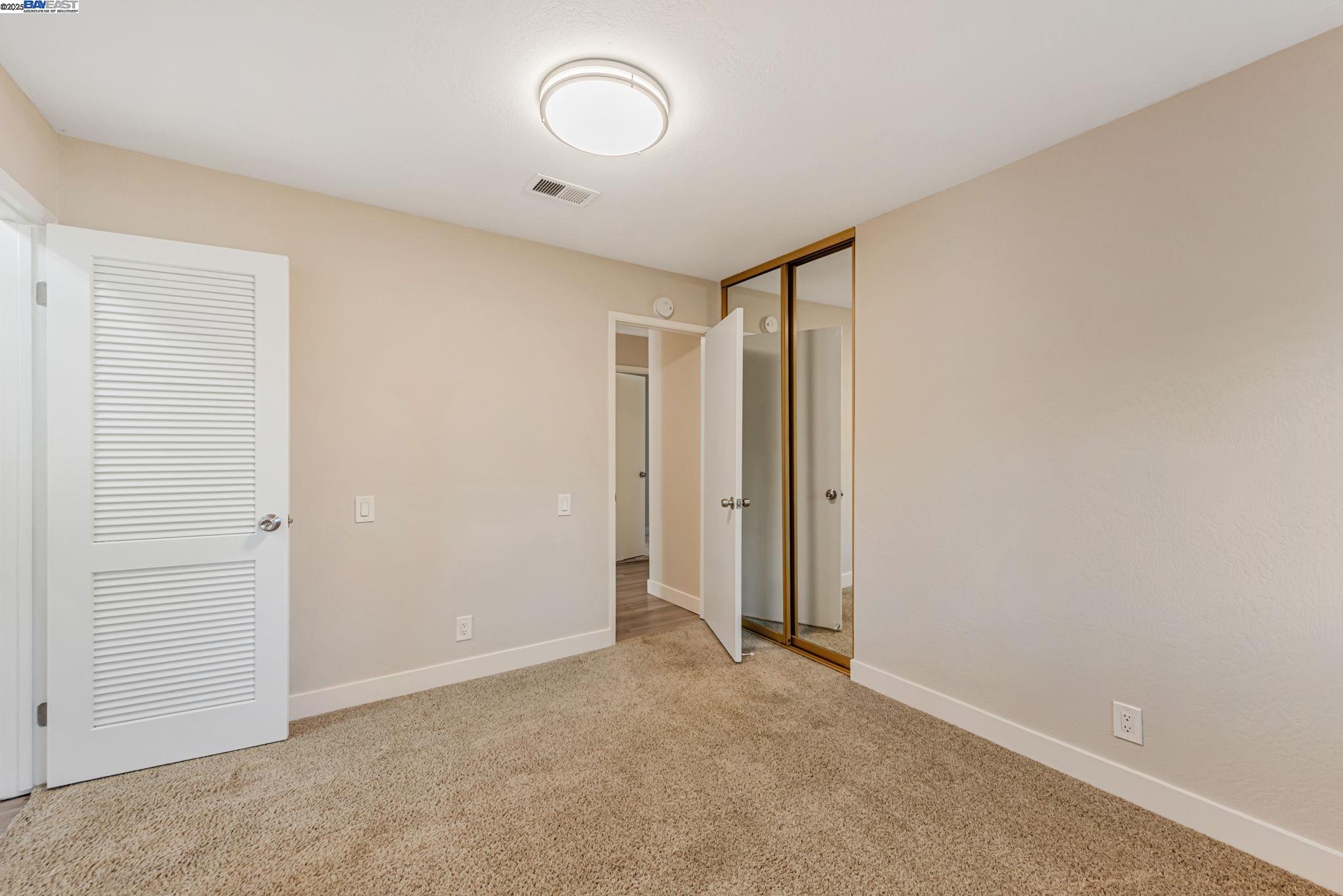 2460 Dundee Ct