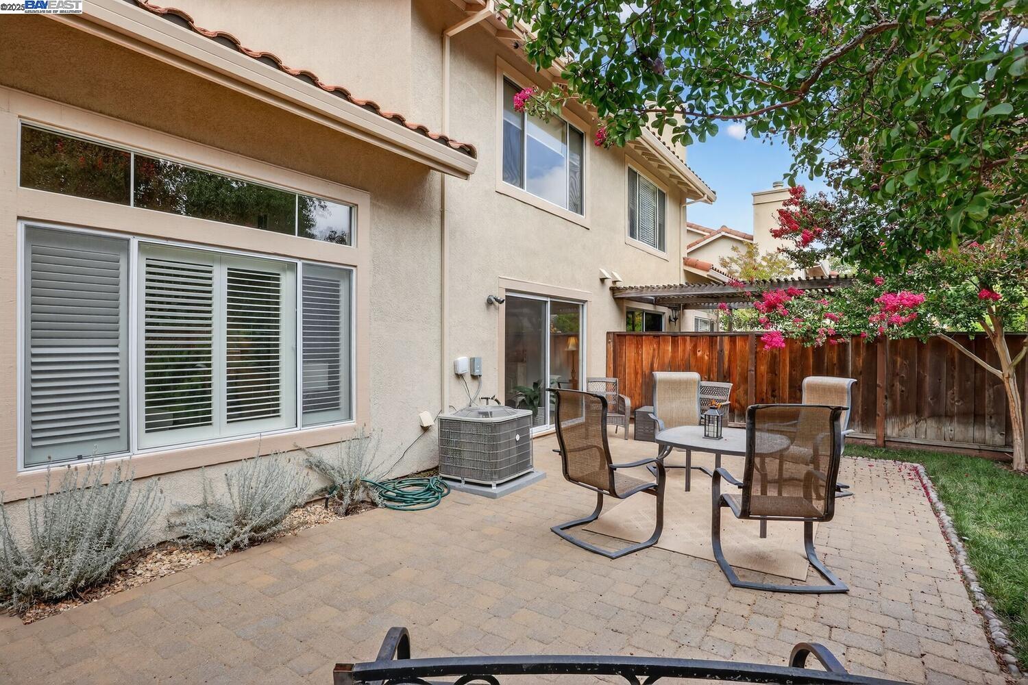 214 Bellflower Dr