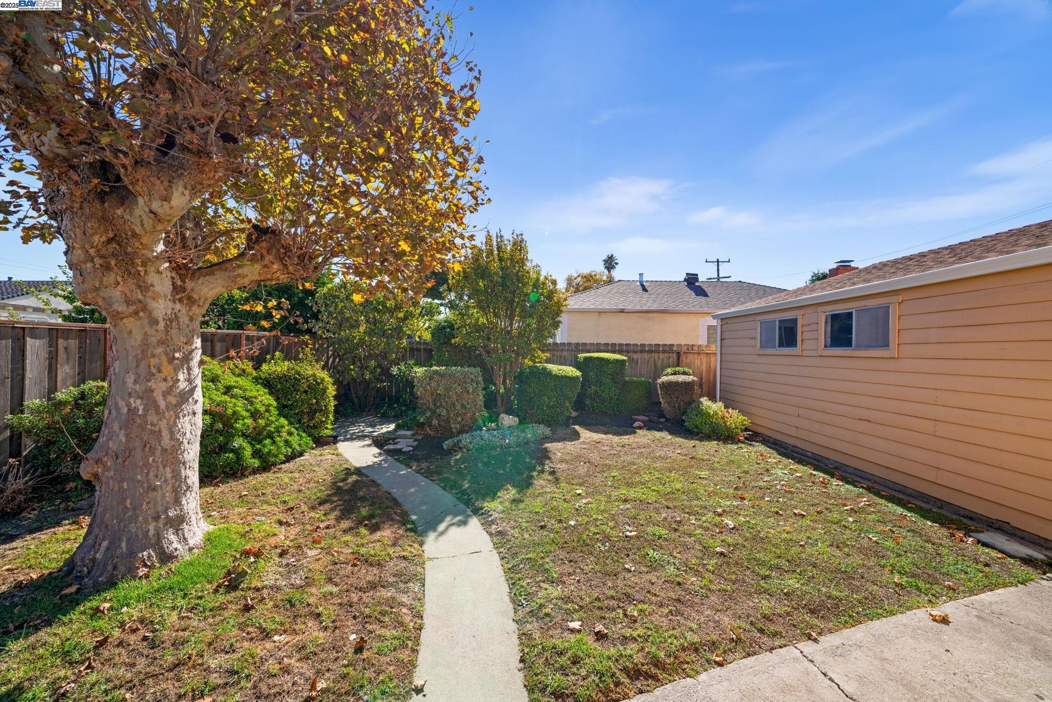 1266 Via El Monte