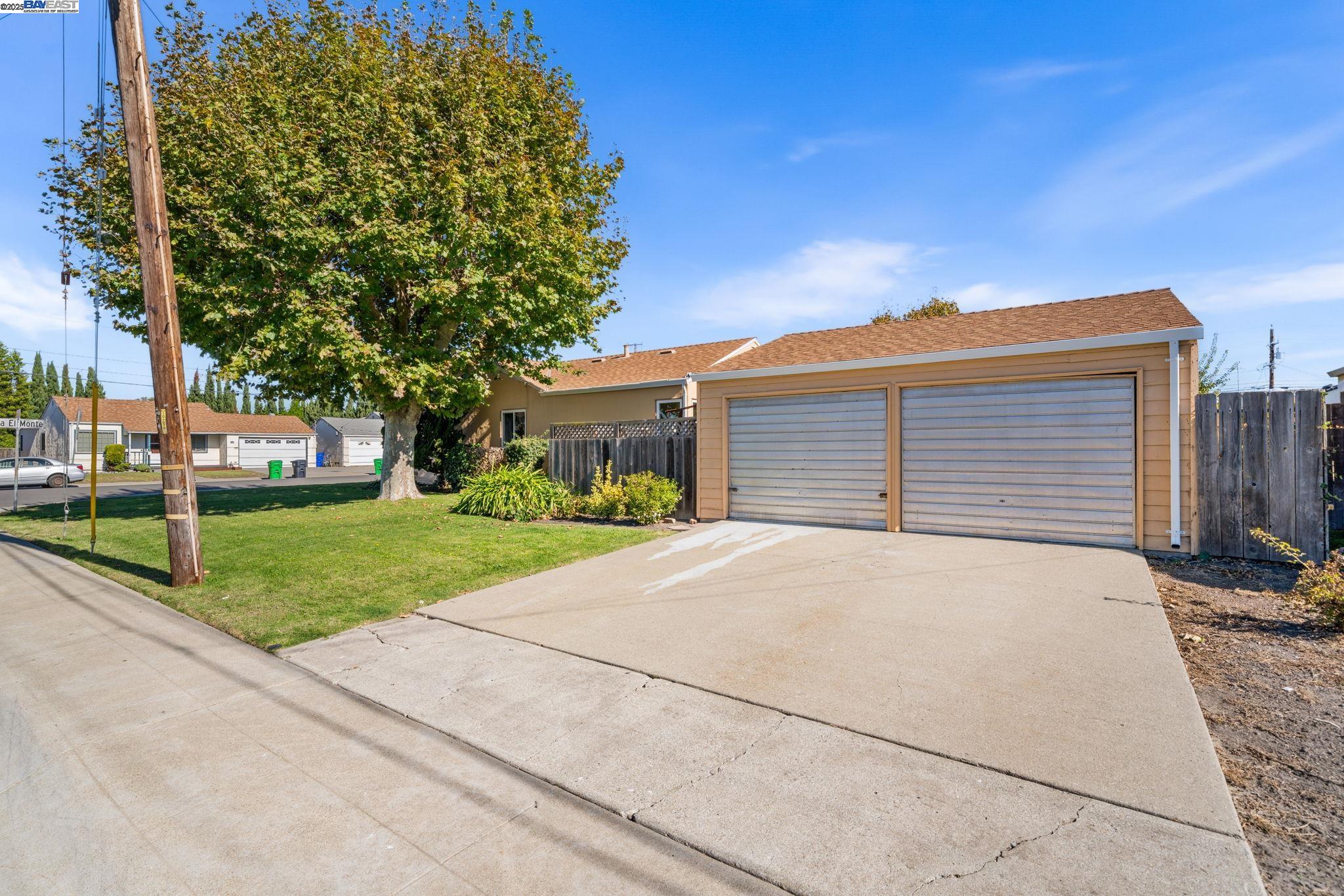 1266 Via El Monte