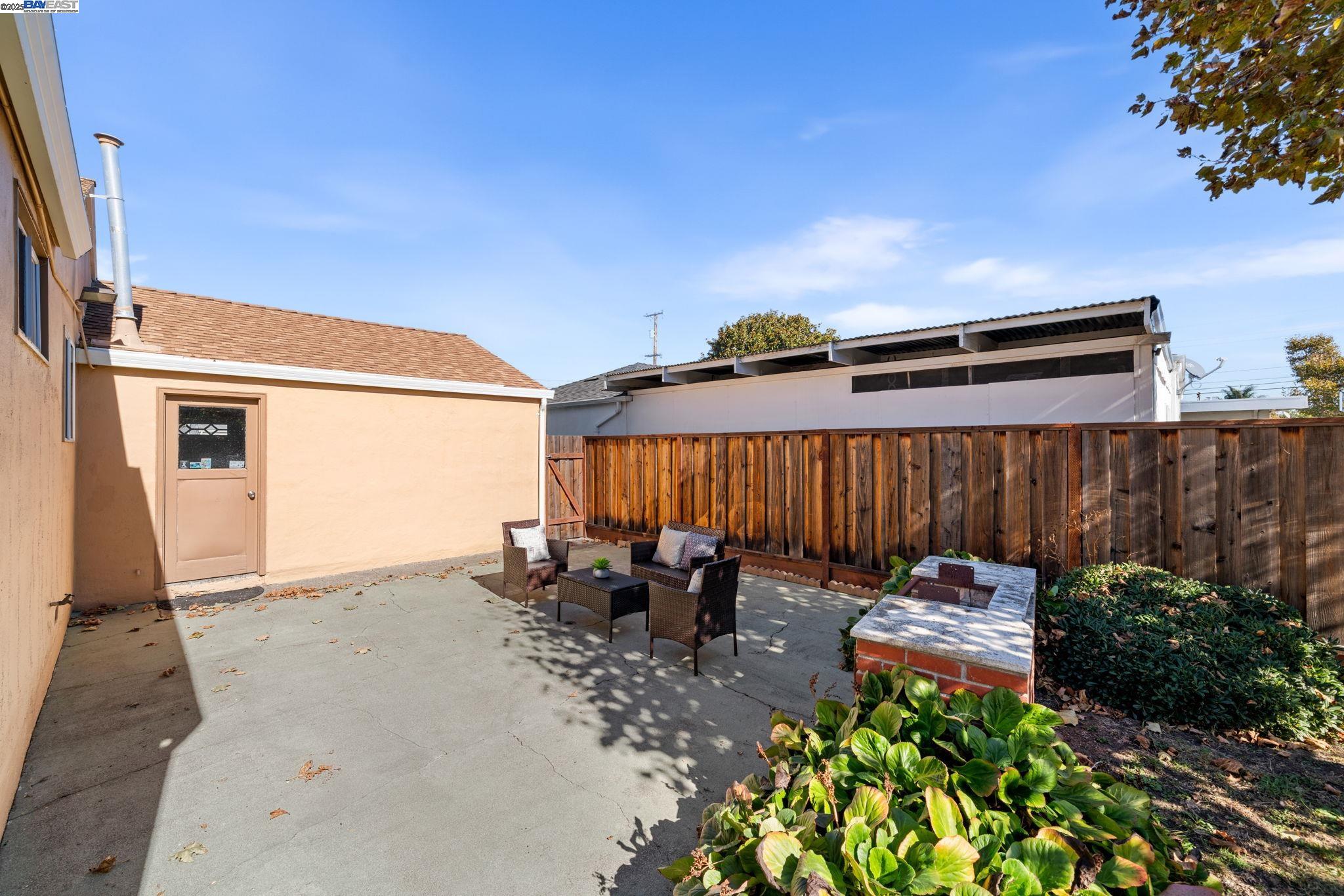 1266 Via El Monte