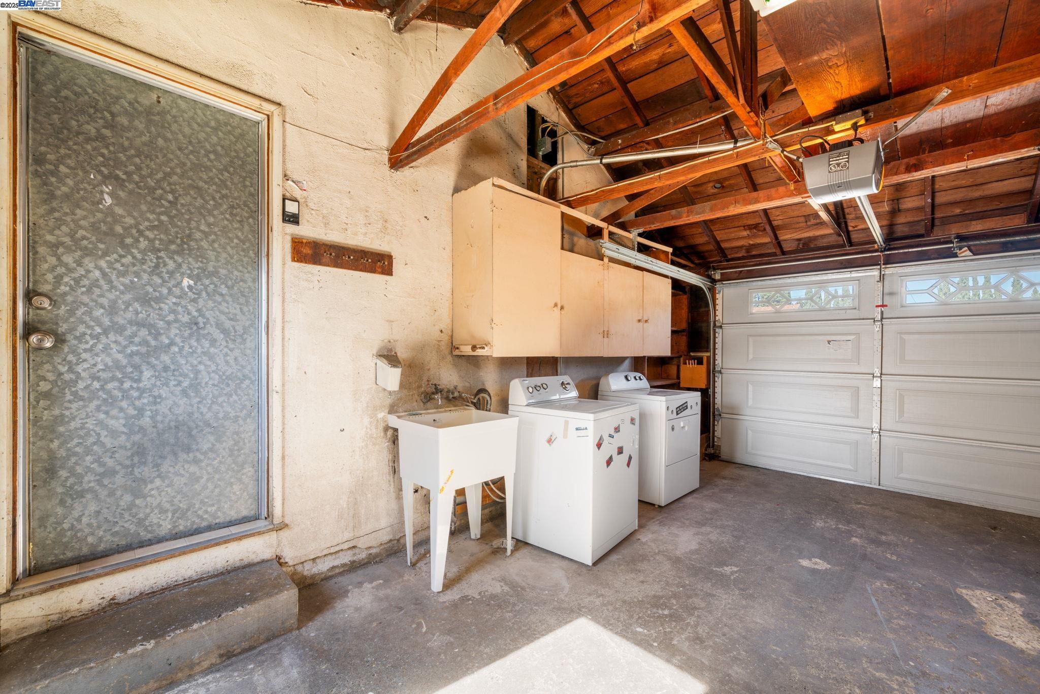 1266 Via El Monte