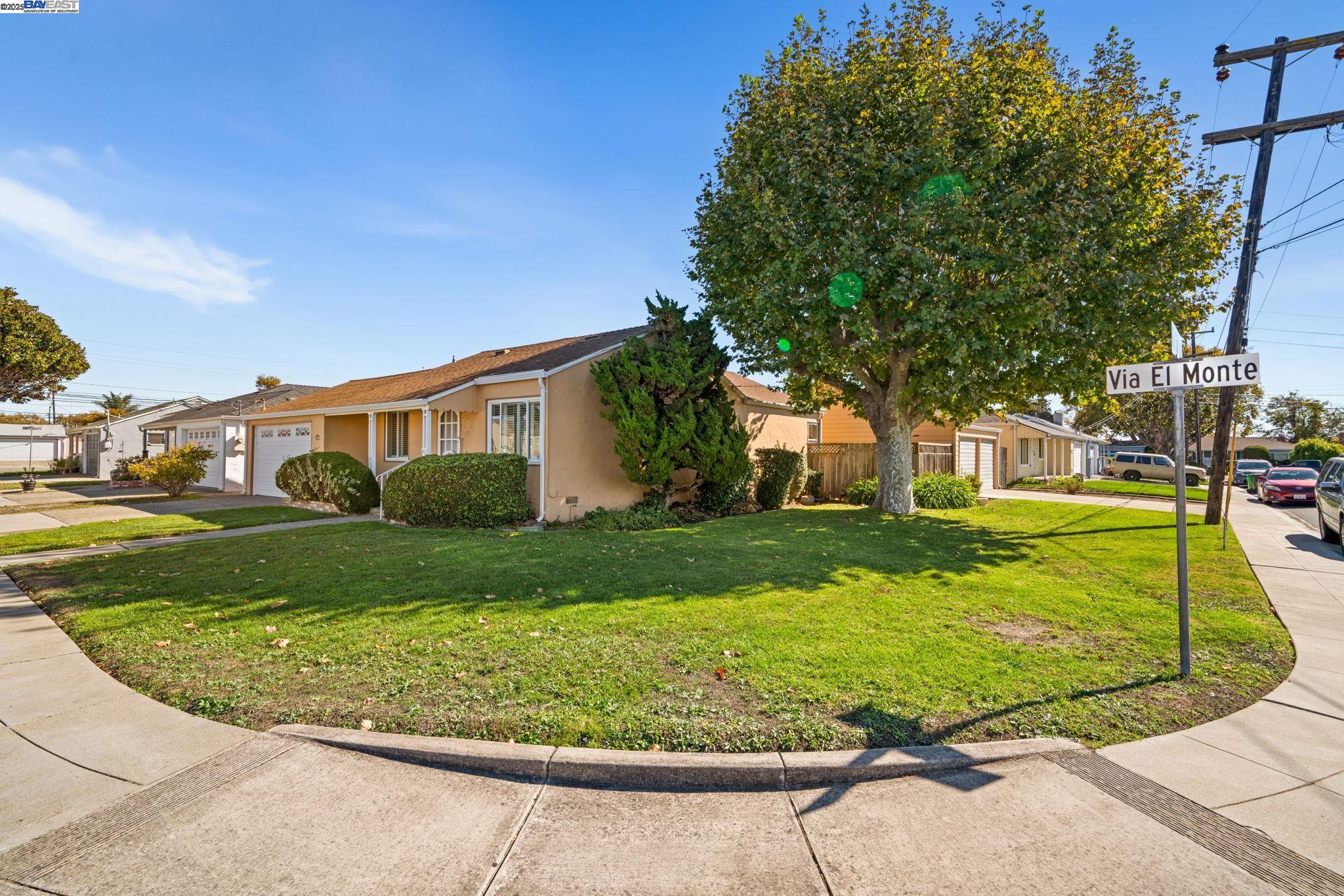 1266 Via El Monte