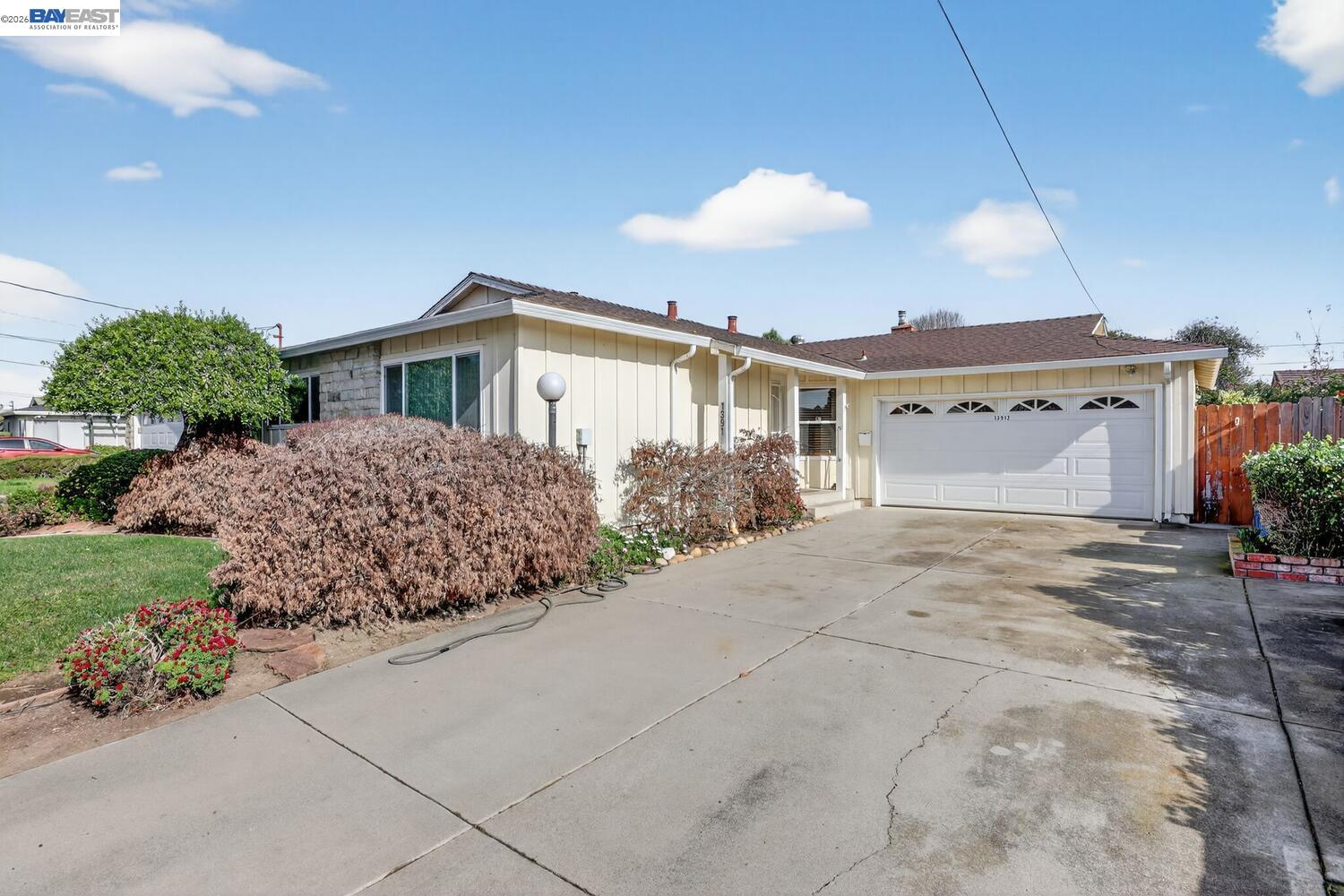 13912 Aurora Dr