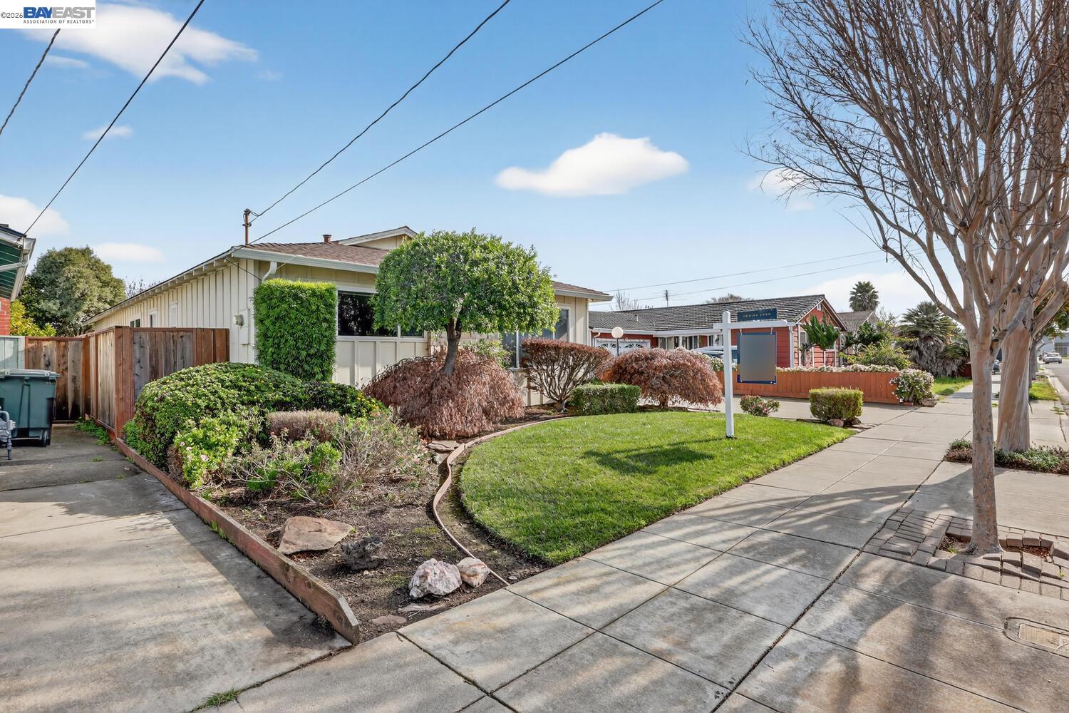 13912 Aurora Dr