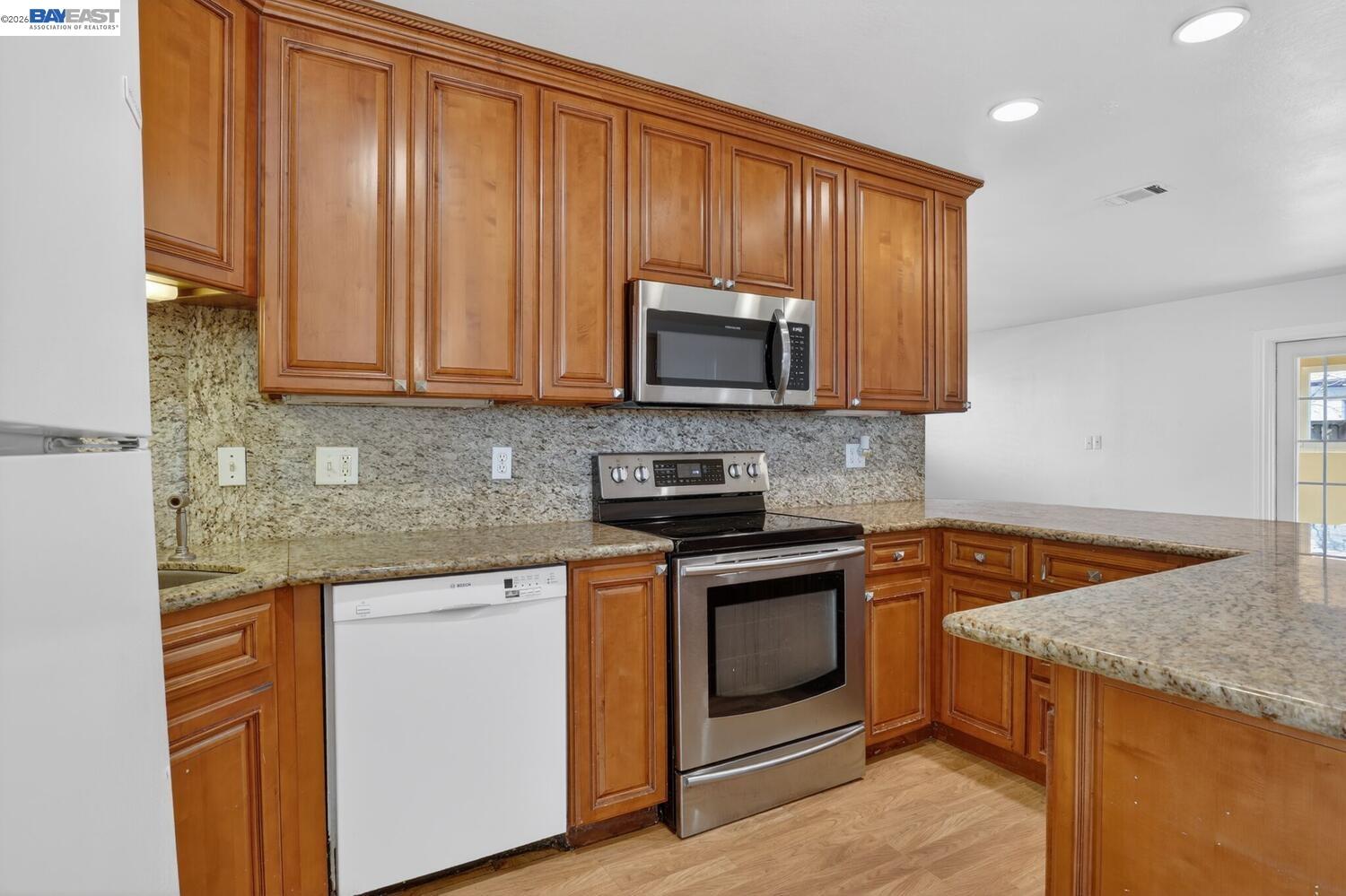 13912 Aurora Dr