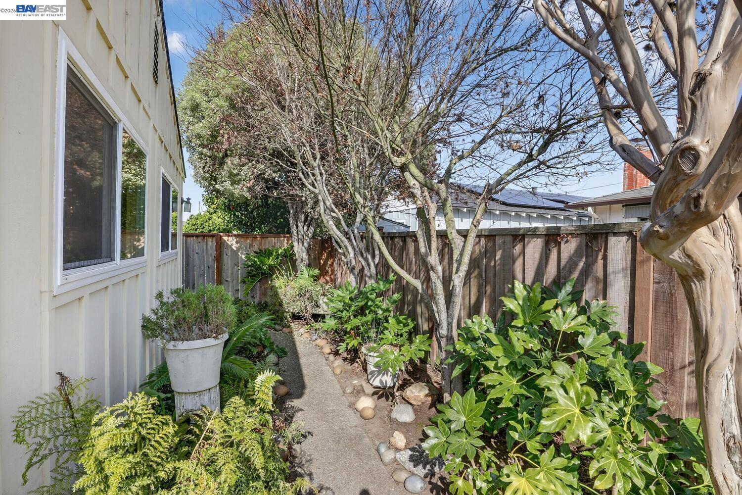 13912 Aurora Dr