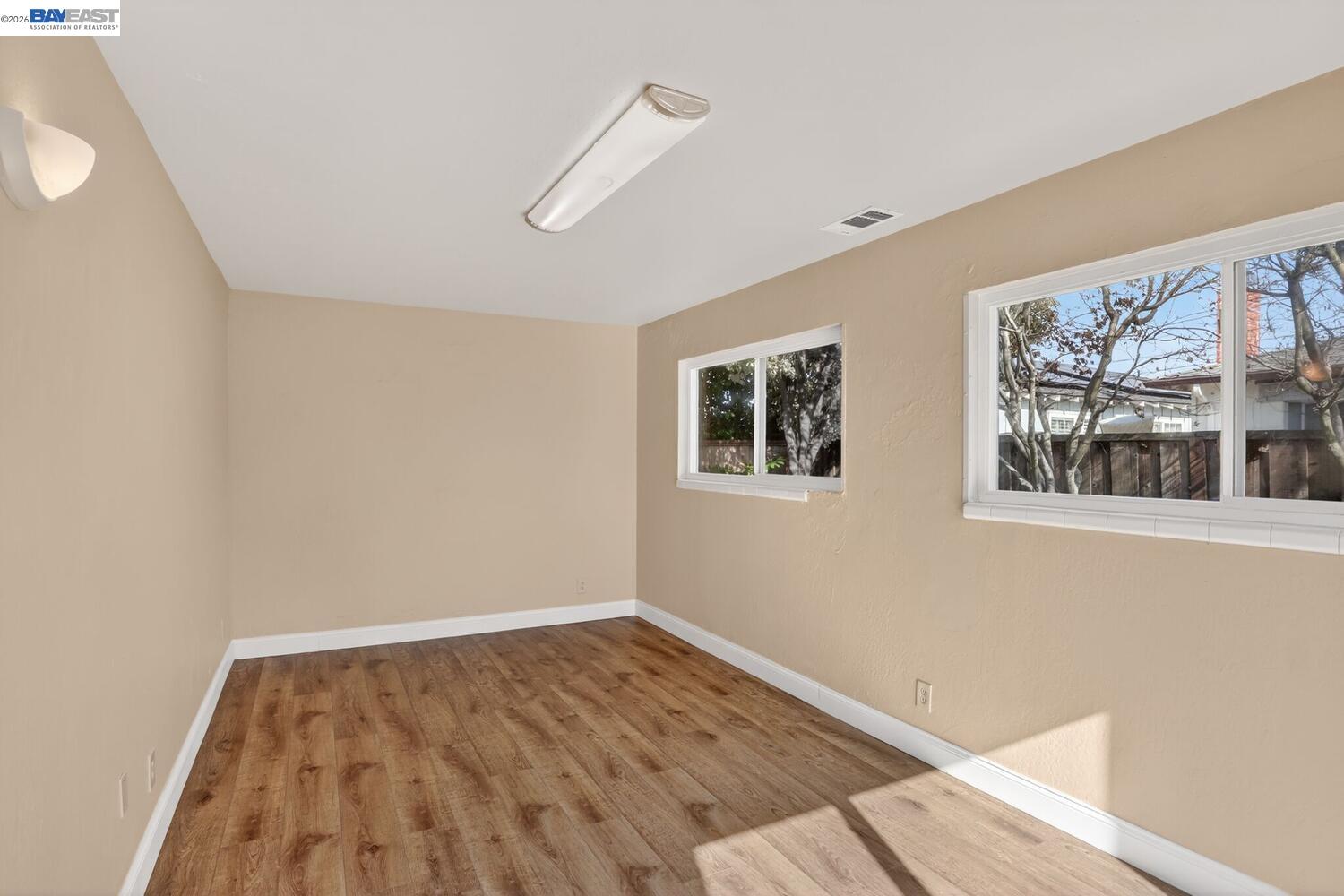 13912 Aurora Dr