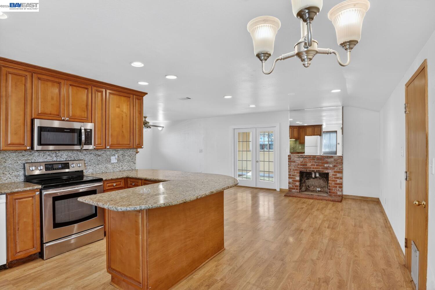 13912 Aurora Dr