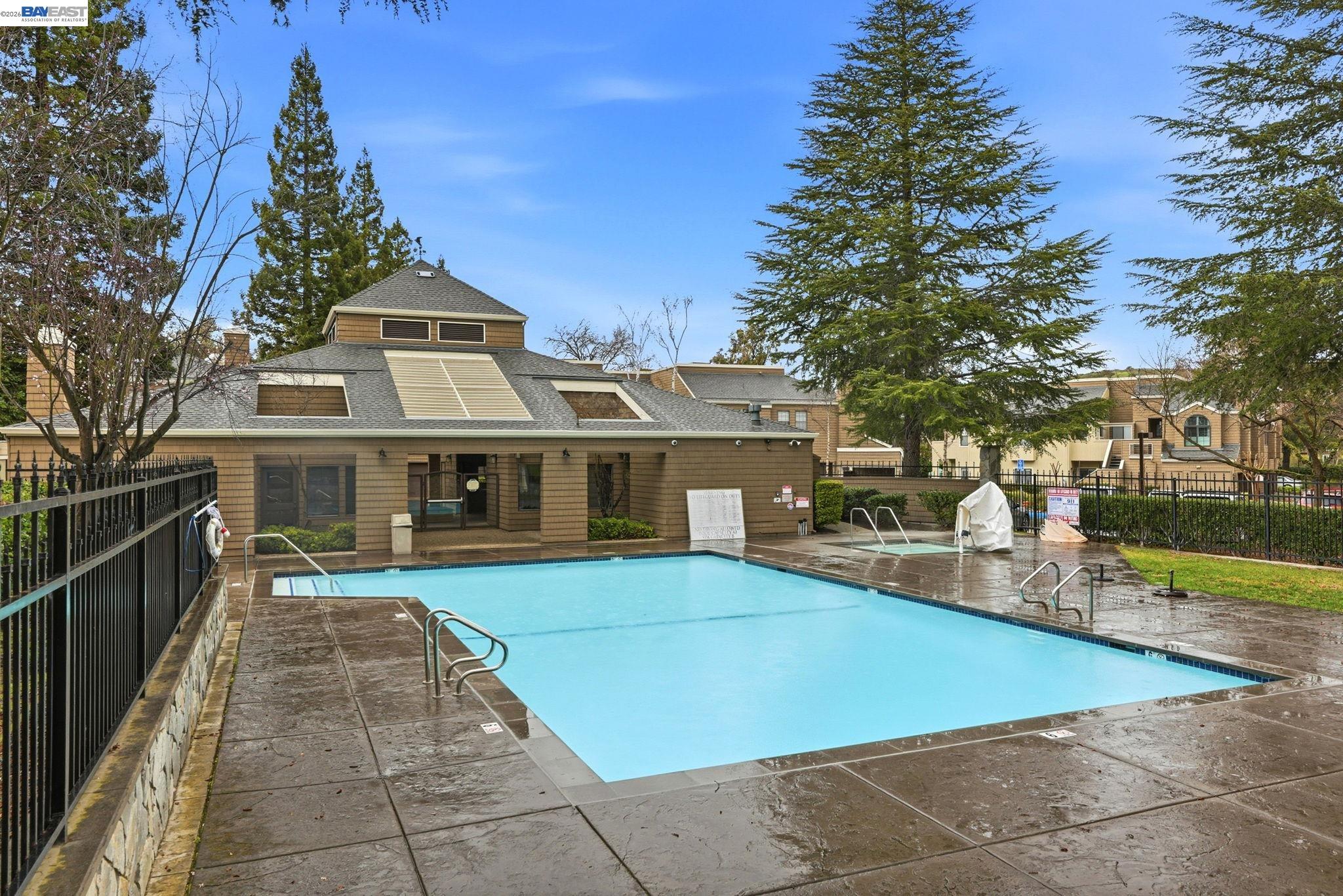 309 S Overlook Dr