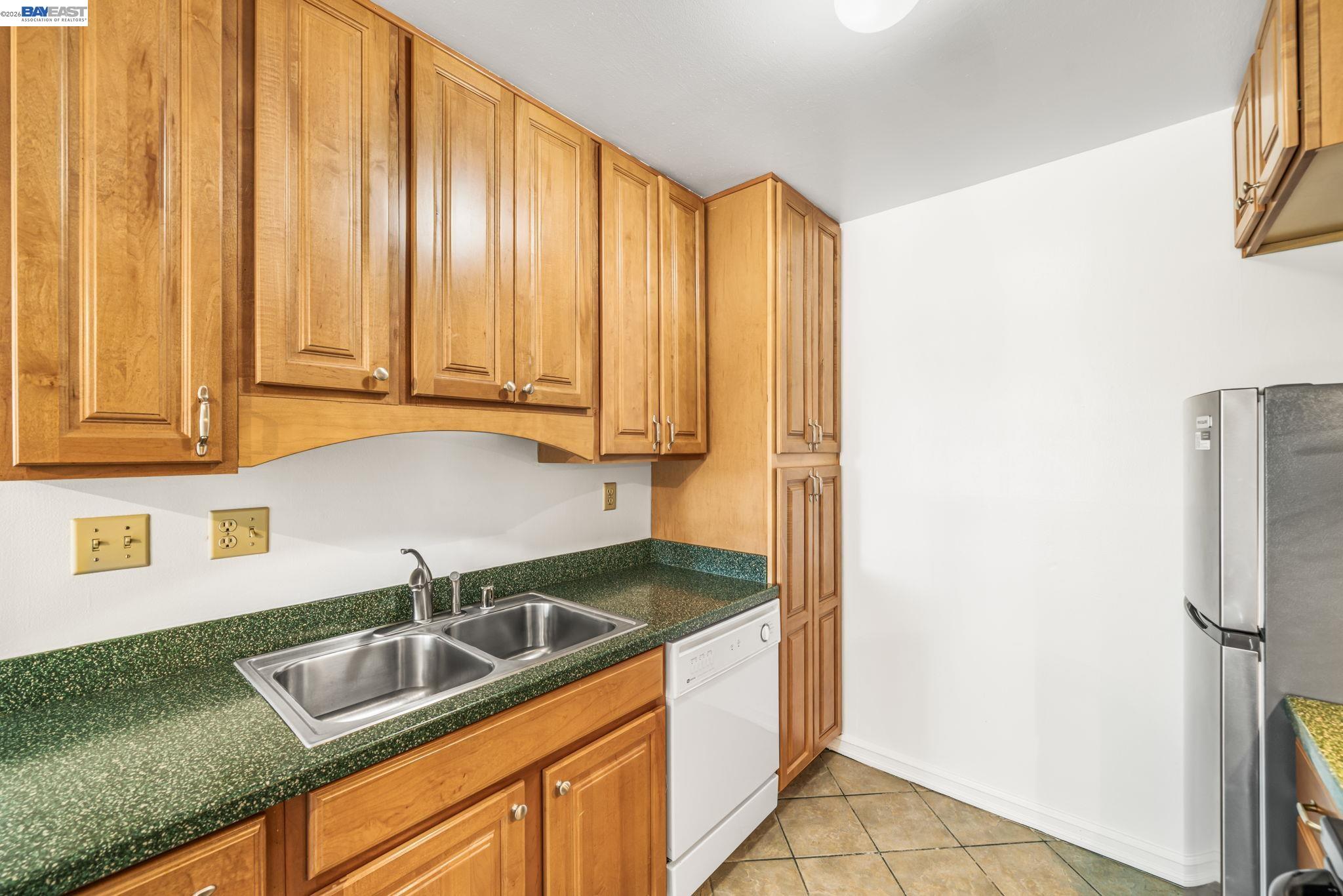 1321 Webster St # D319