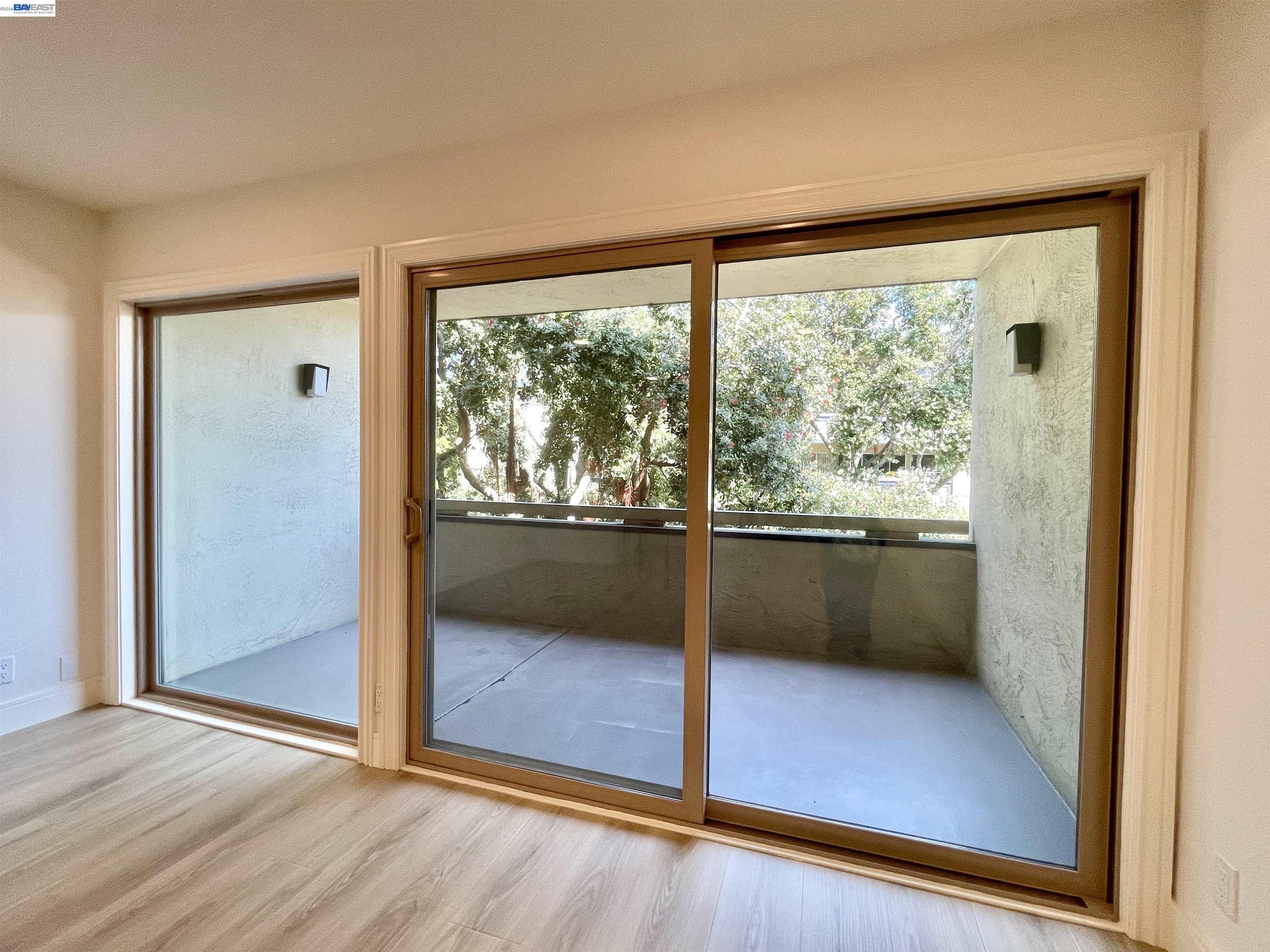 965 SHOREPOINT CT # 200