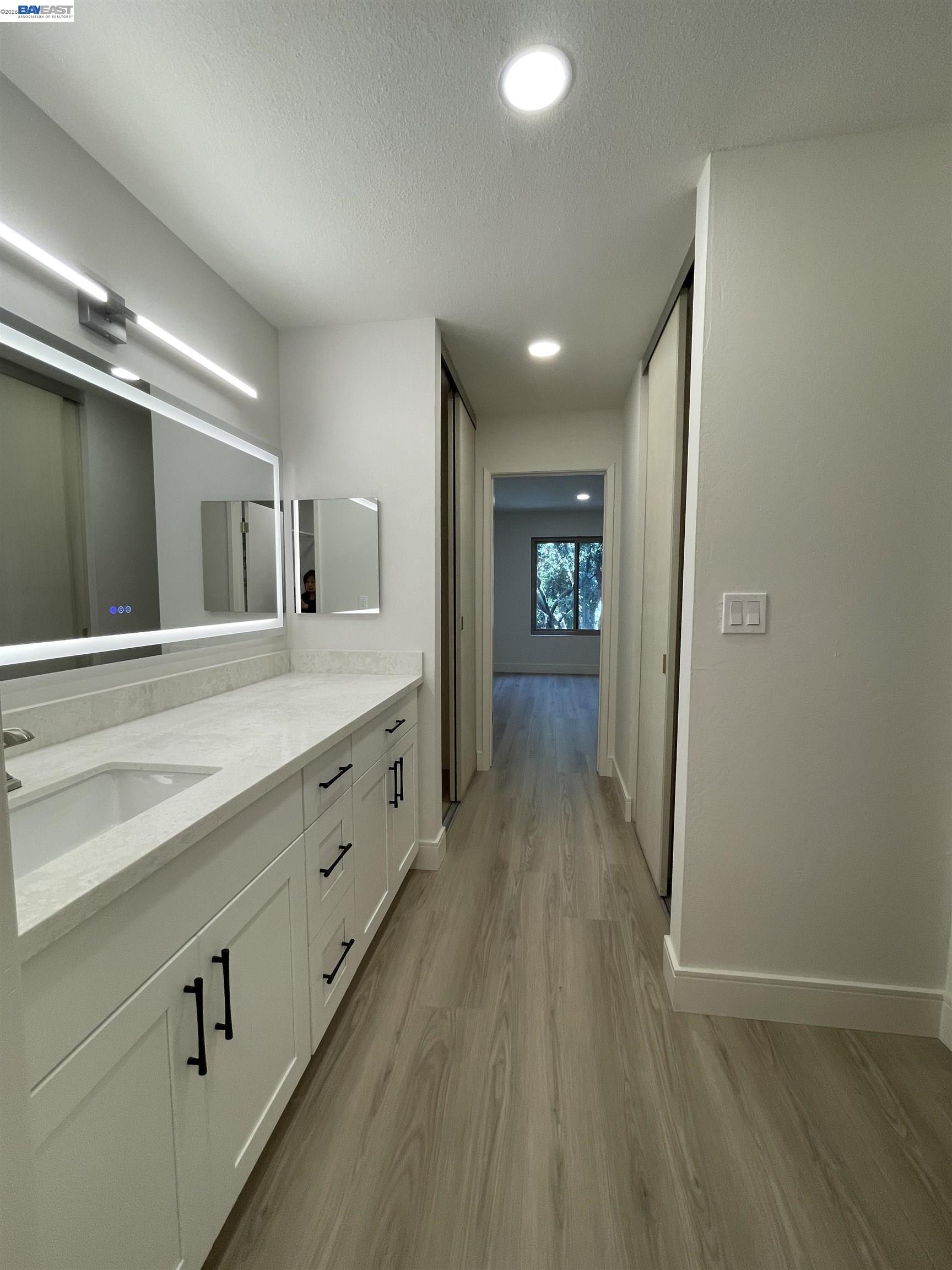 965 SHOREPOINT CT # 200