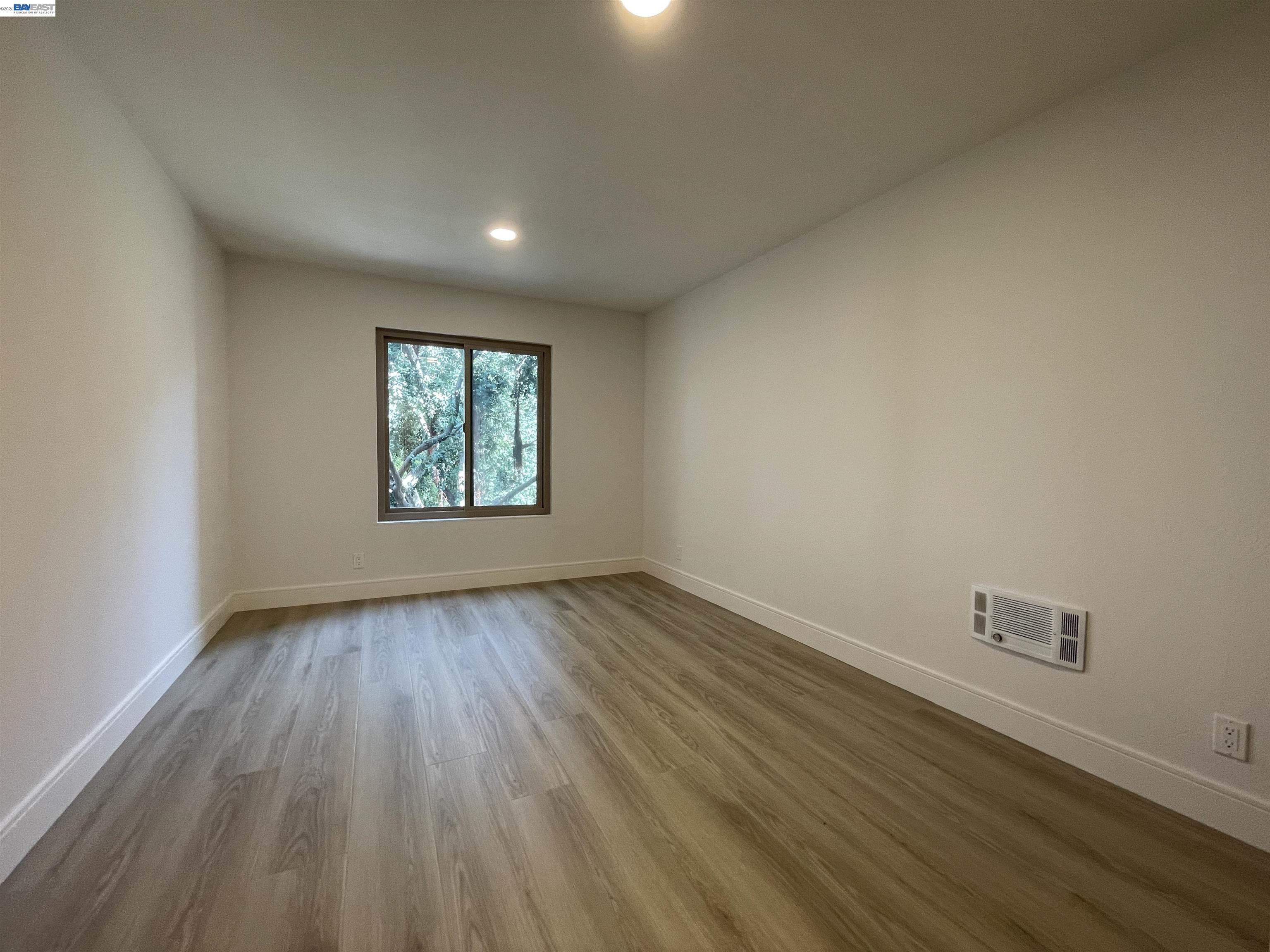 965 SHOREPOINT CT # 200