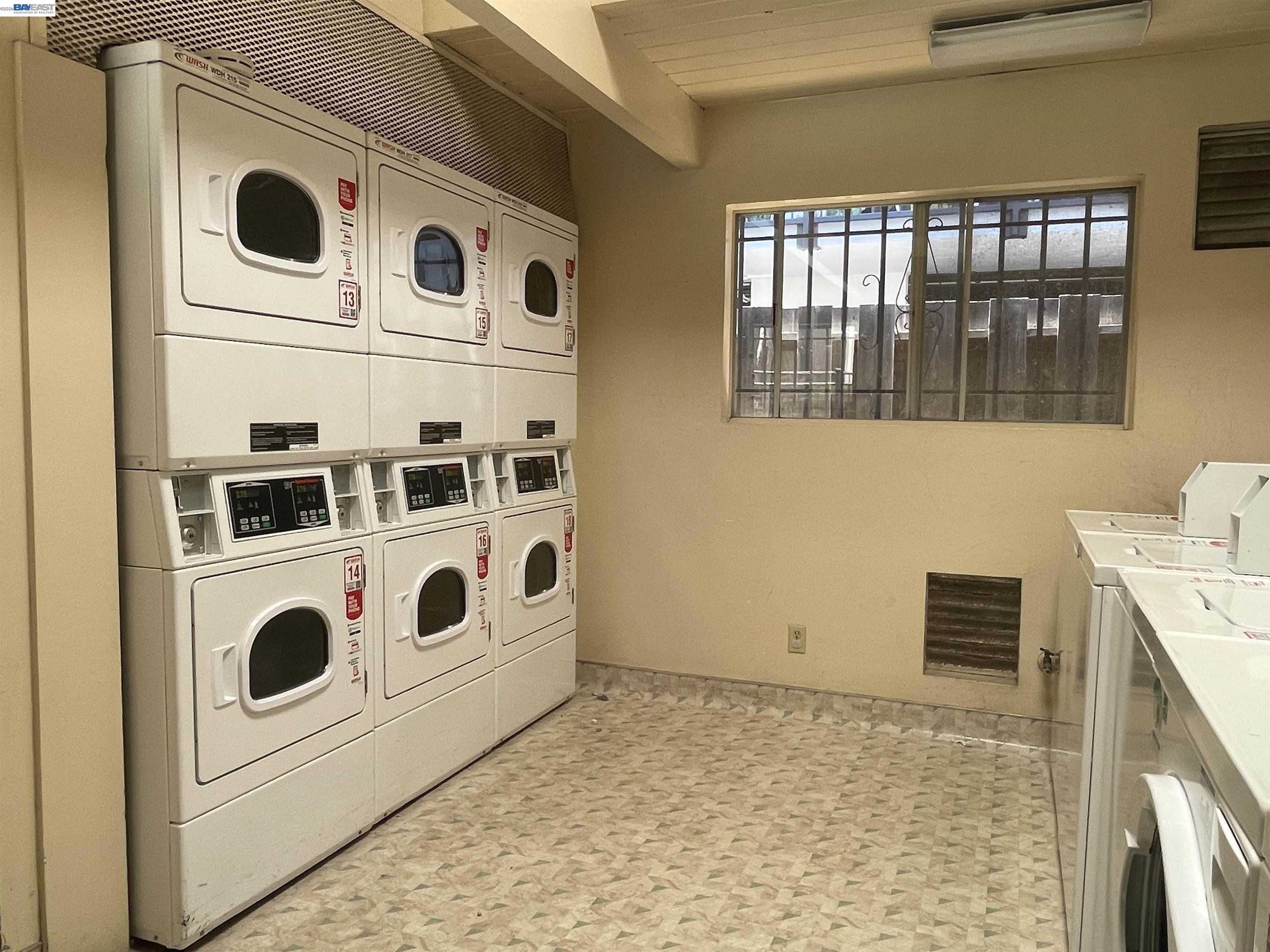 965 SHOREPOINT CT # 200