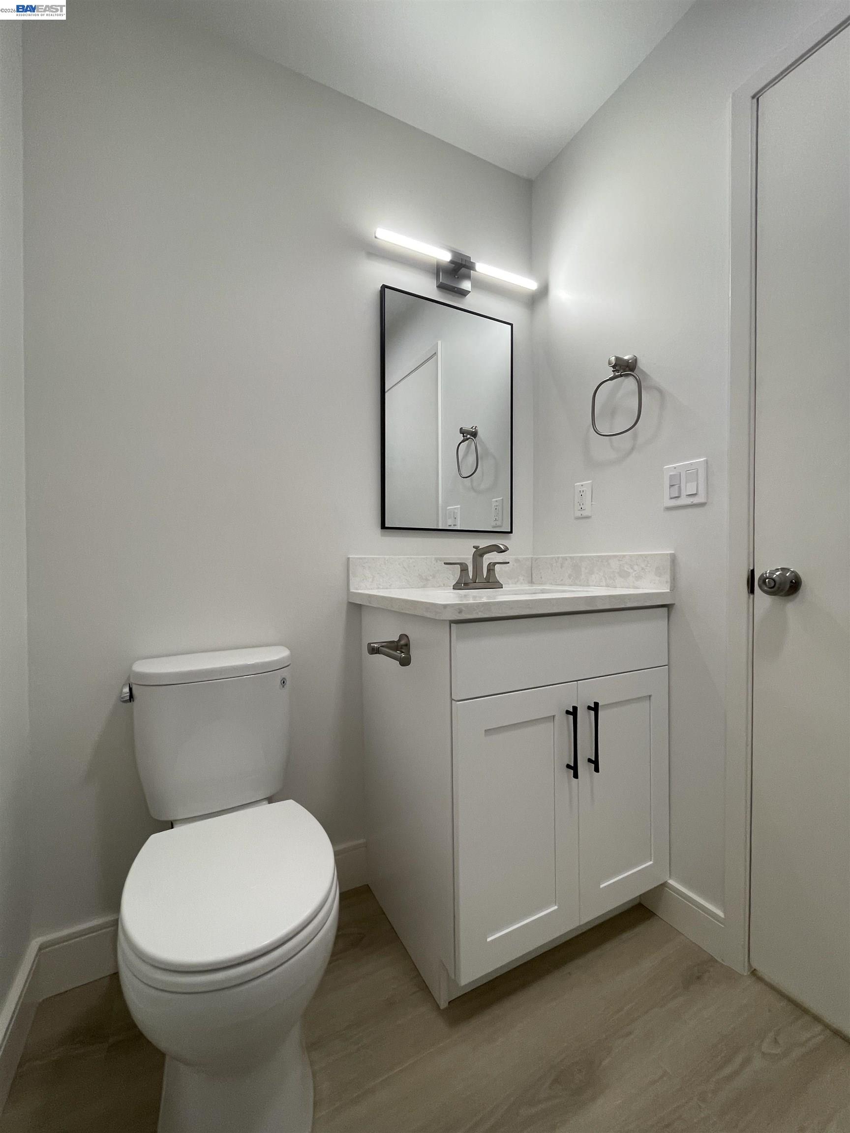 965 SHOREPOINT CT # 200