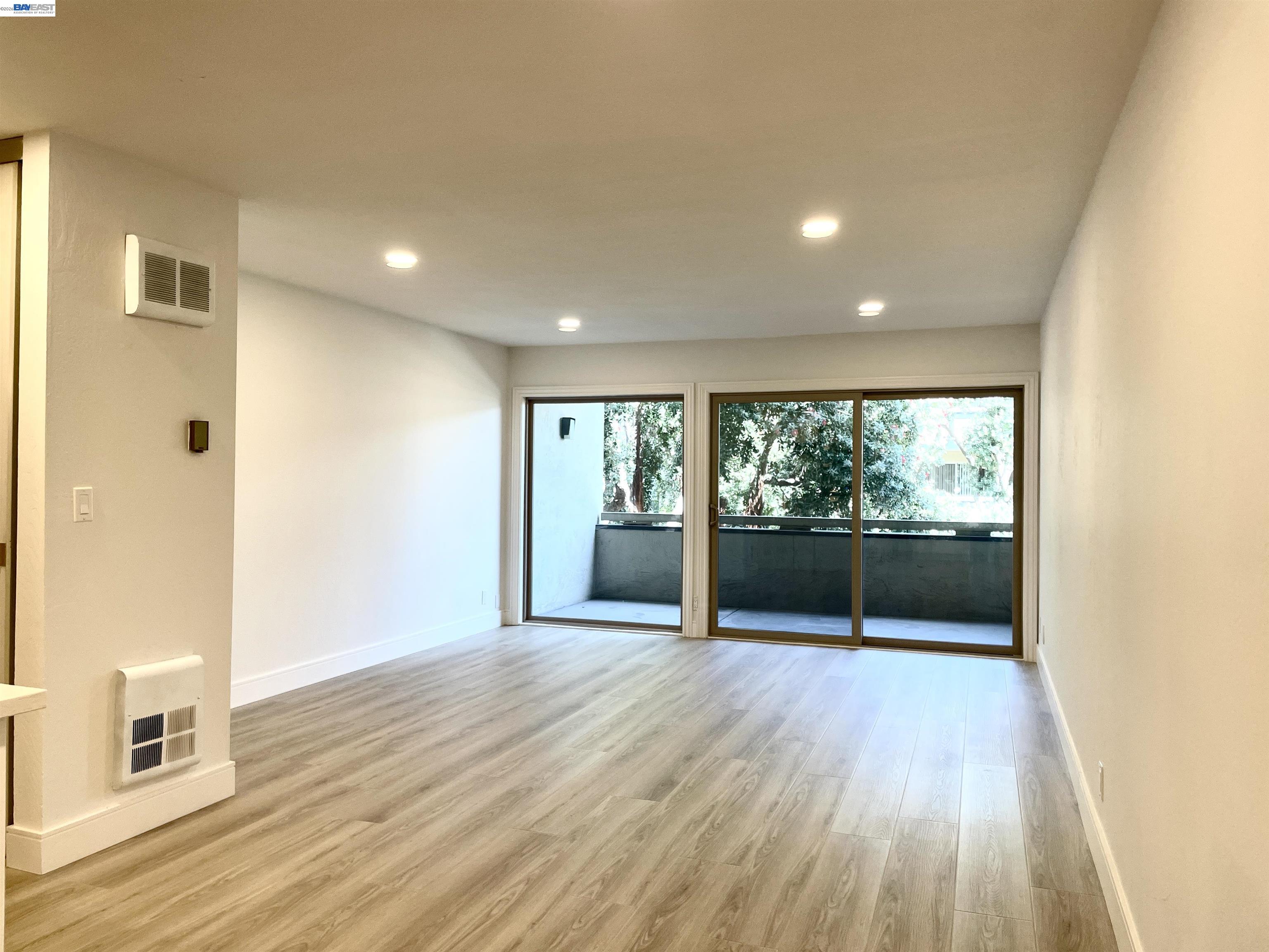 965 SHOREPOINT CT # 200