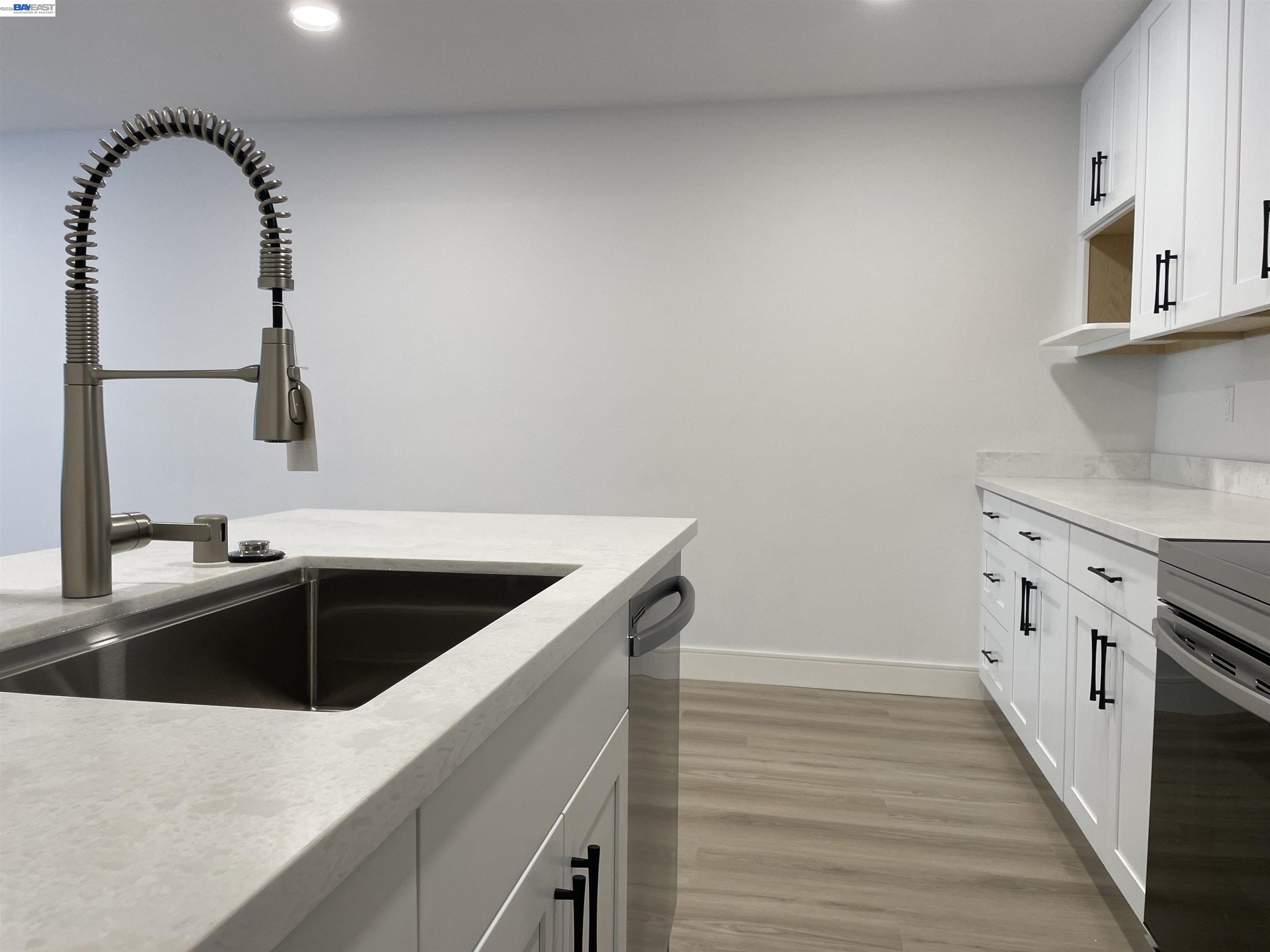 965 SHOREPOINT CT # 200