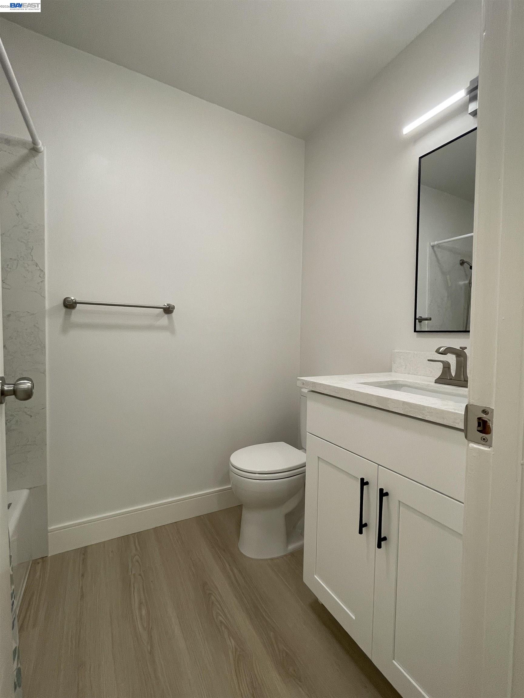 965 SHOREPOINT CT # 200